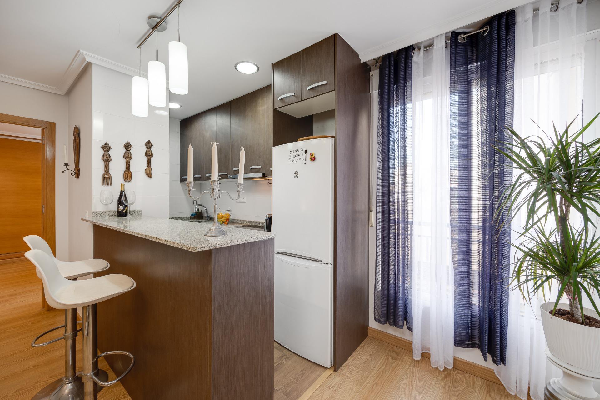 For sale - 2 Bedroom 1 Bathroom Apartment in Torrevieja - Centro  - Alicante