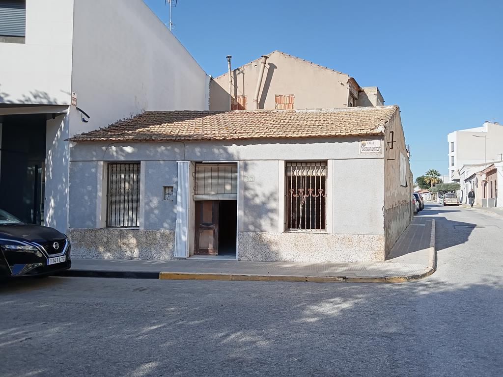 3 Bedroom 1 Bathroom Semi Detached in Los Montesinos