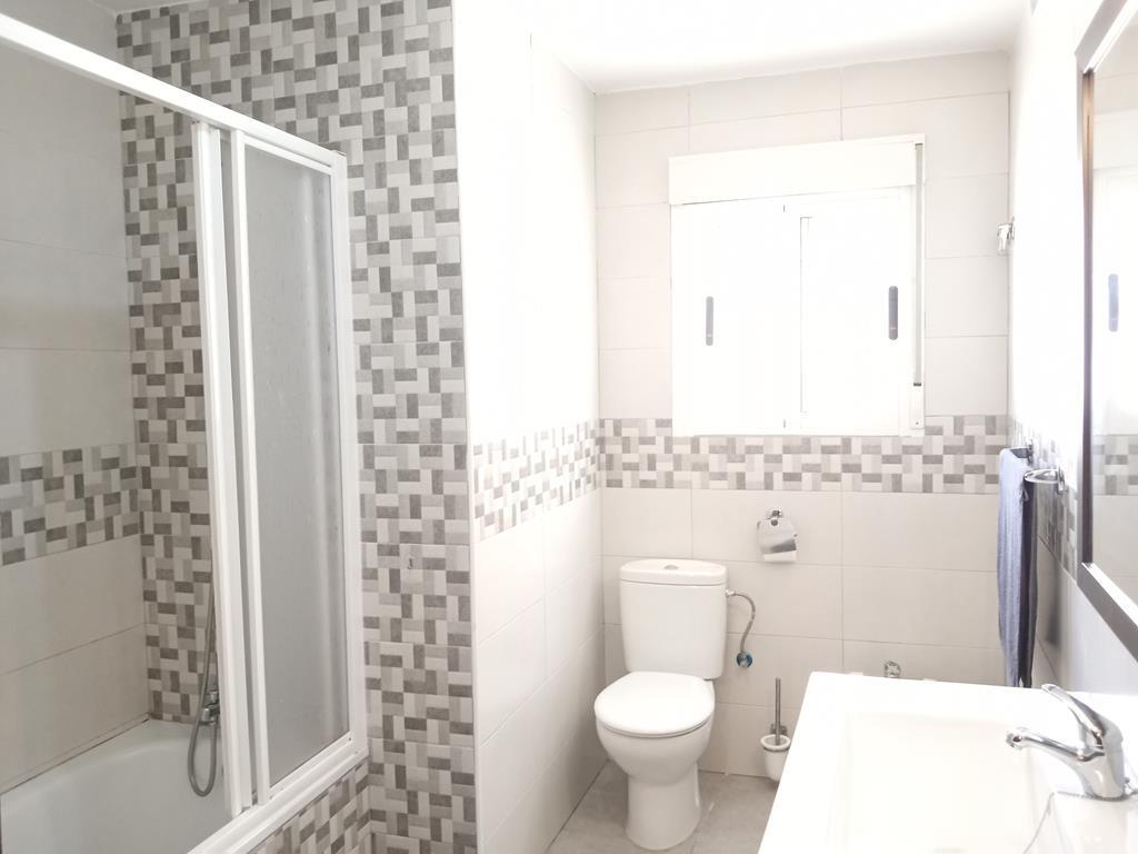 For sale - 4 Bedroom 3 Bathroom Semi Detached in Los Montesinos - PUEBLO CENTRO  - Alicante