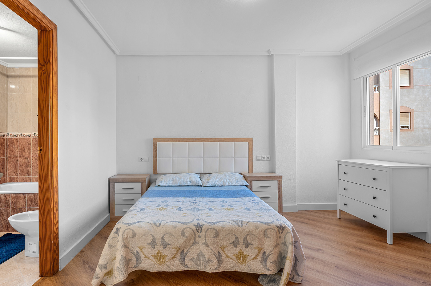 For sale - 3 Bedroom 2 Bathroom Apartment in Torrevieja - Costa Blanca  - Alicante