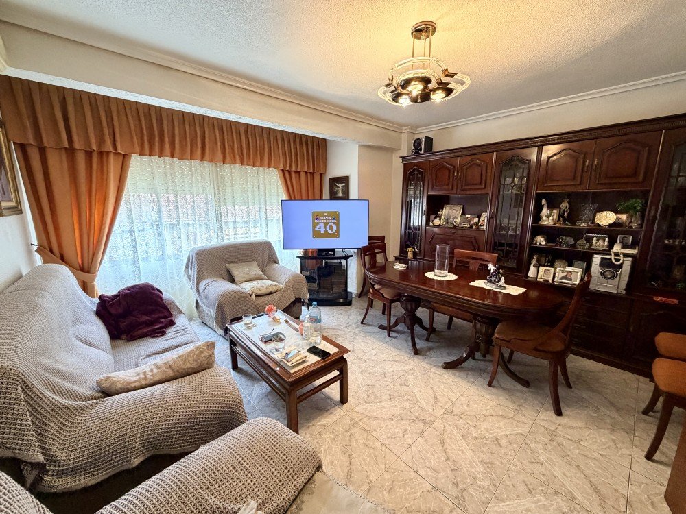For sale - 6 Bedroom 2 Bathroom Apartment in Torrevieja - Costa Blanca  - Alicante
