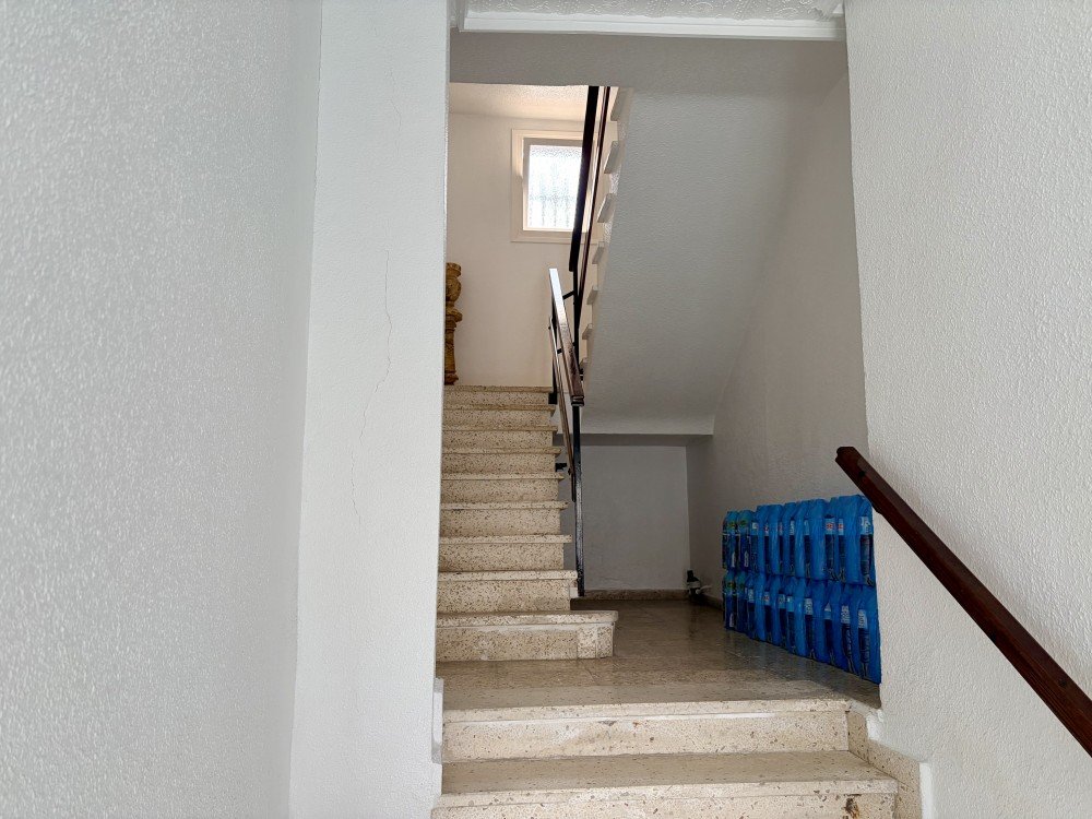 For sale - 6 Bedroom 2 Bathroom Apartment in Torrevieja - Costa Blanca  - Alicante