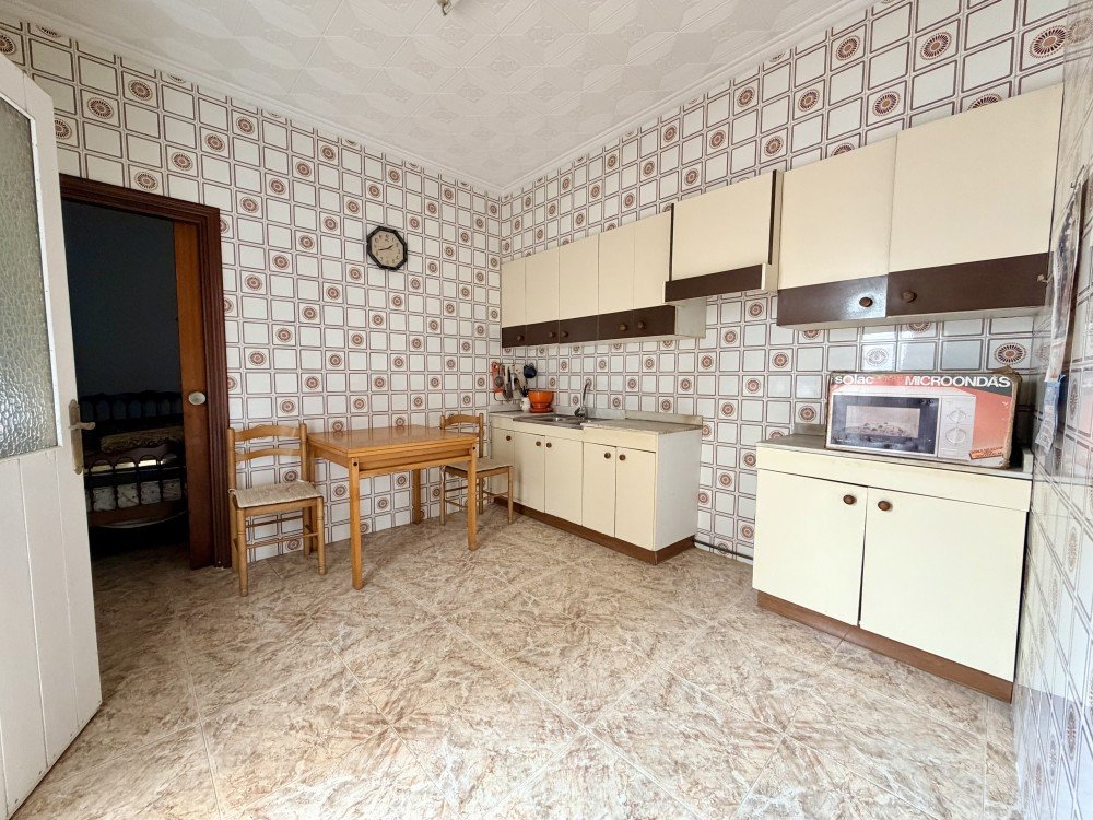 For sale - 6 Bedroom 2 Bathroom Apartment in Torrevieja - Costa Blanca  - Alicante