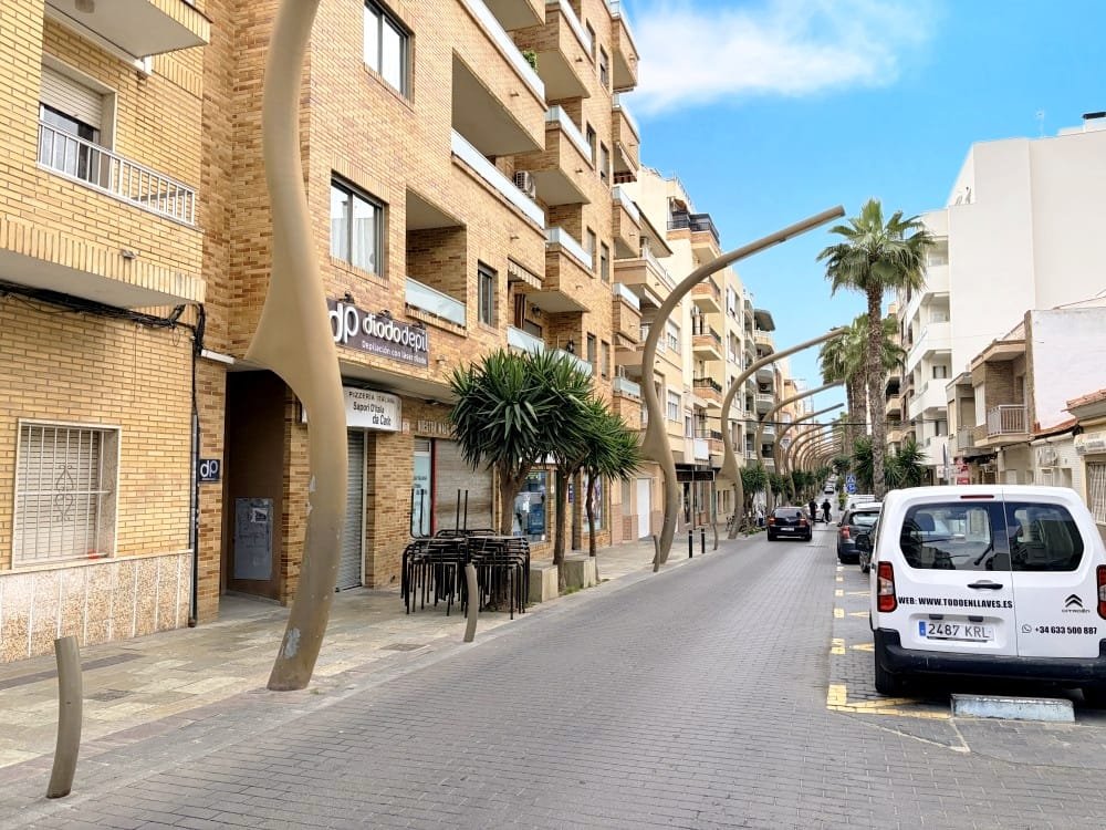 For sale - 6 Bedroom 2 Bathroom Apartment in Torrevieja - Costa Blanca  - Alicante