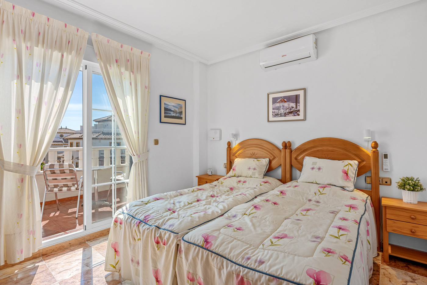For sale - 2 Bedroom 2 Bathroom Quad House in Cabo Roig - Costa Blanca  - Alicante