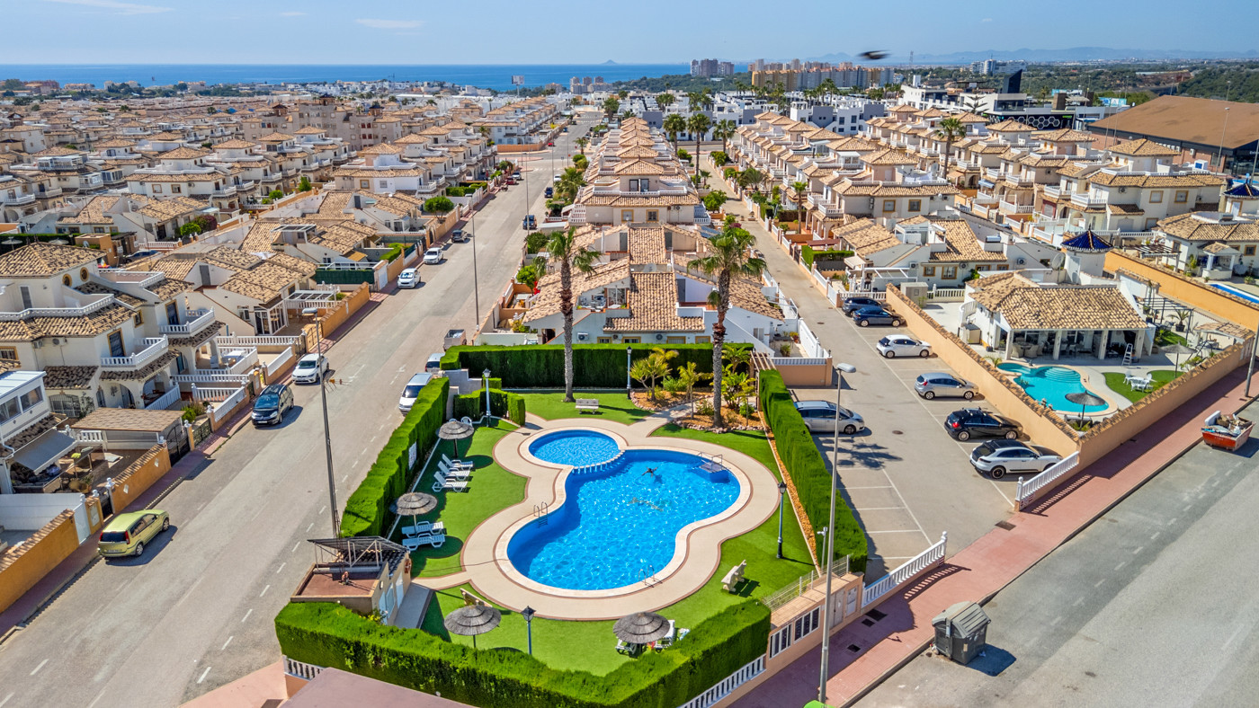 For sale - 2 Bedroom 2 Bathroom Quad House in Cabo Roig - Costa Blanca  - Alicante