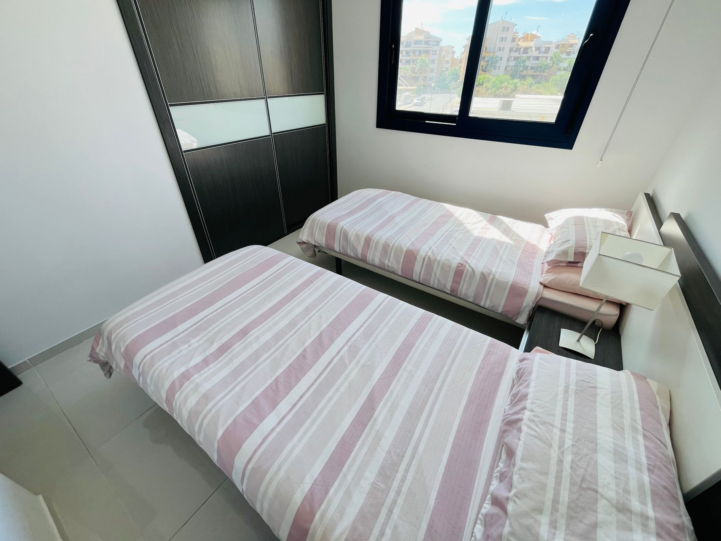 For sale - 3 Bedroom 2 Bathroom Apartment in Punta Prima - Costa Blanca  - Alicante