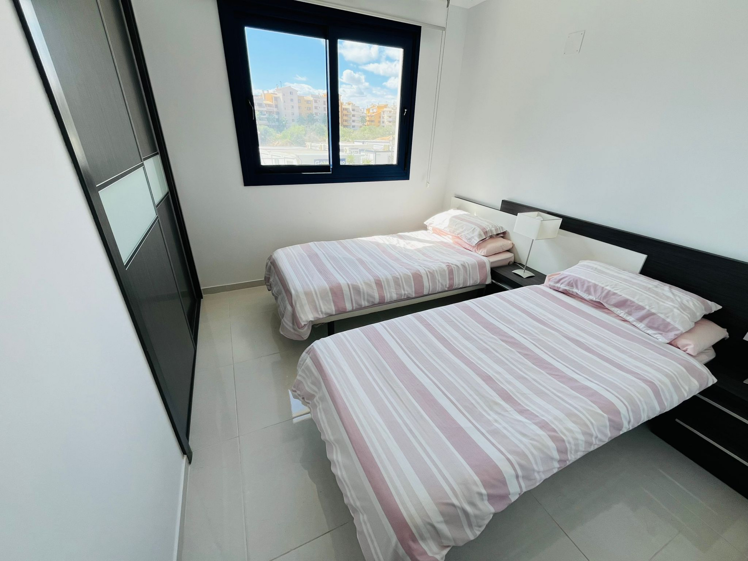 For sale - 3 Bedroom 2 Bathroom Apartment in Punta Prima - Costa Blanca  - Alicante