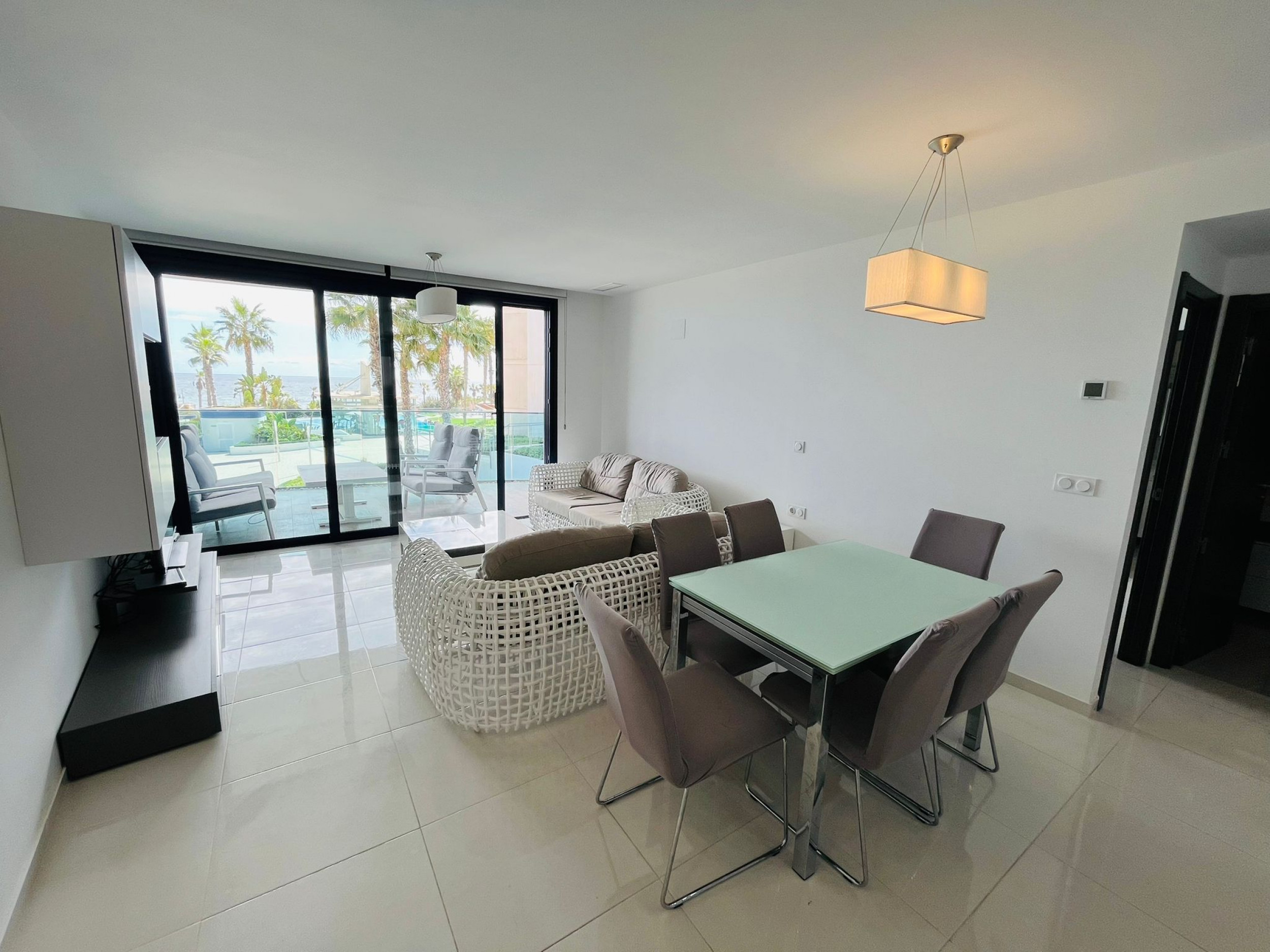 For sale - 3 Bedroom 2 Bathroom Apartment in Punta Prima - Costa Blanca  - Alicante
