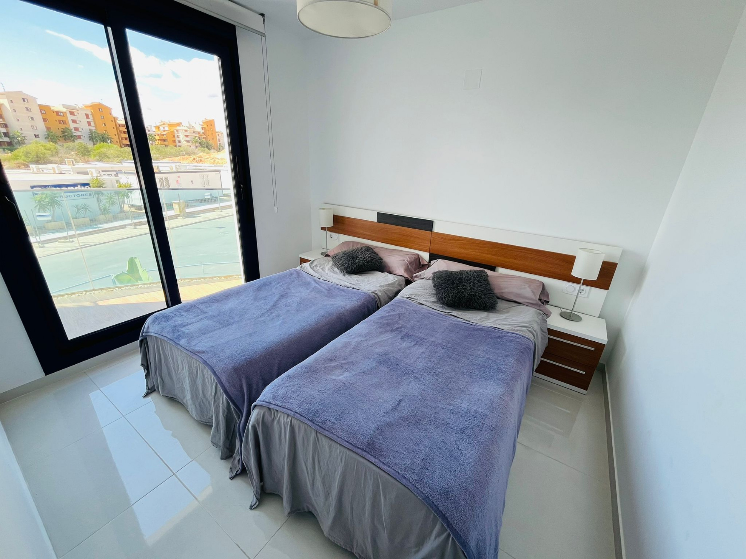 For sale - 3 Bedroom 2 Bathroom Apartment in Punta Prima - Costa Blanca  - Alicante