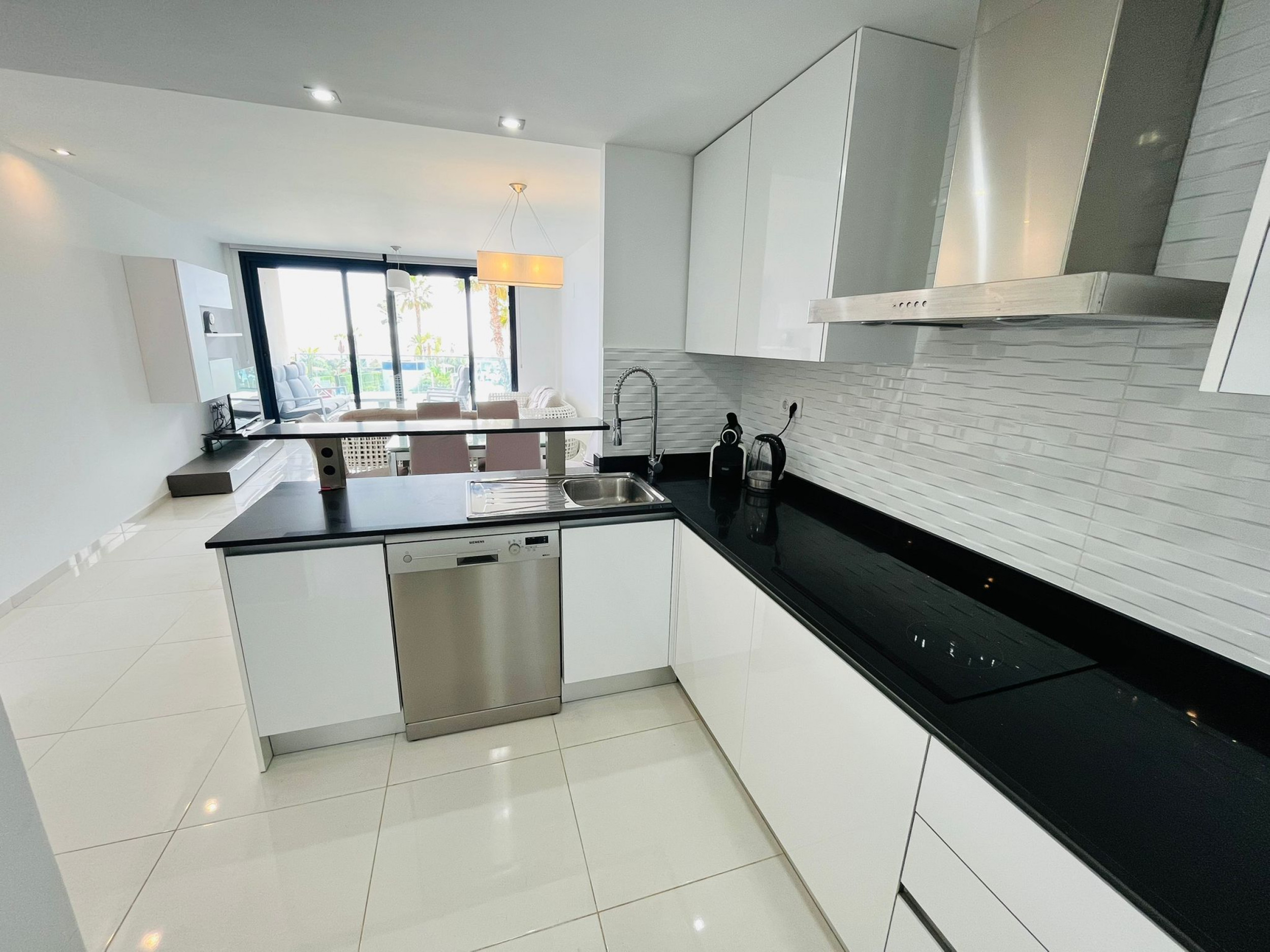 For sale - 3 Bedroom 2 Bathroom Apartment in Punta Prima - Costa Blanca  - Alicante