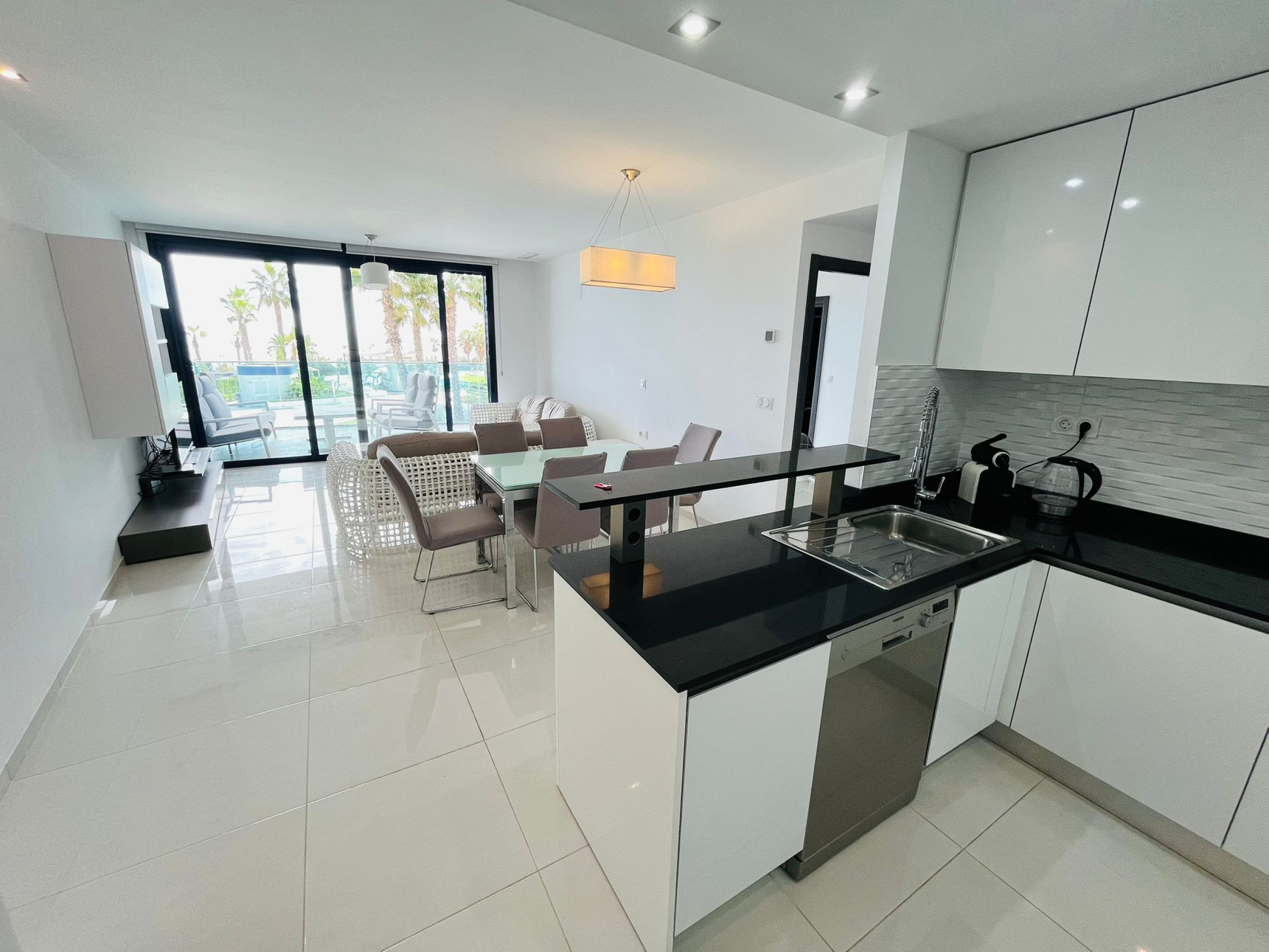 For sale - 3 Bedroom 2 Bathroom Apartment in Punta Prima - Costa Blanca  - Alicante