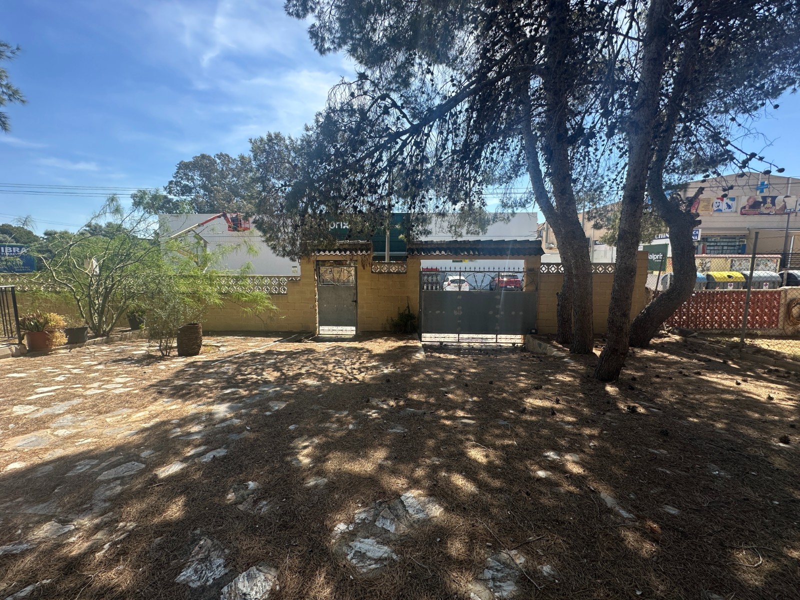 For sale - 8 Bedroom 4 Bathroom Villa in Torrevieja - Costa Blanca  - Alicante