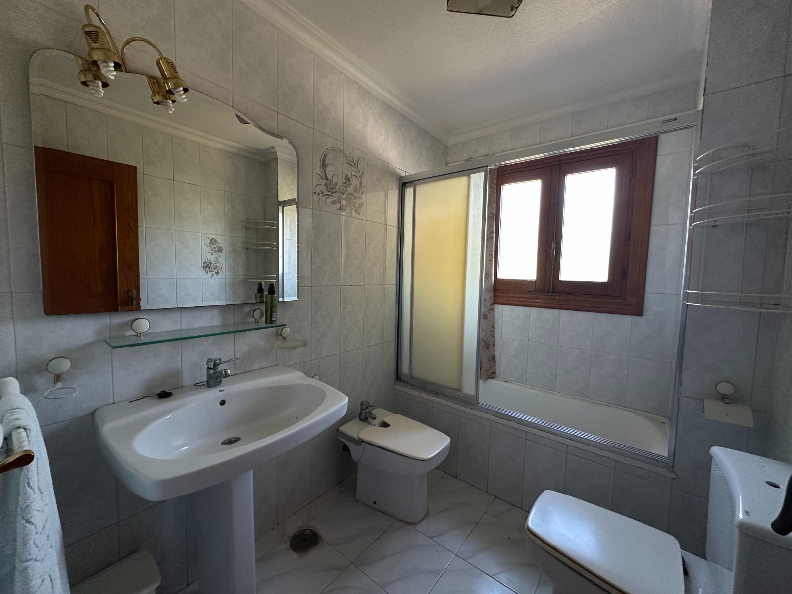 For sale - 8 Bedroom 4 Bathroom Villa in Torrevieja - Costa Blanca  - Alicante