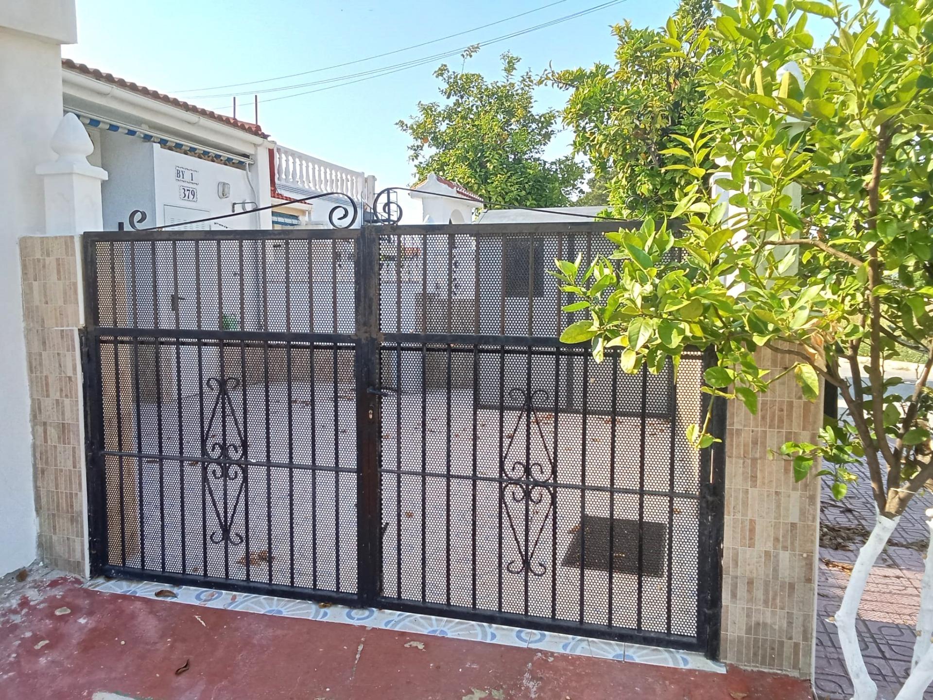 For sale - 2 Bedroom 1 Bathroom Bungalow in Torrevieja - Torretas  - Alicante
