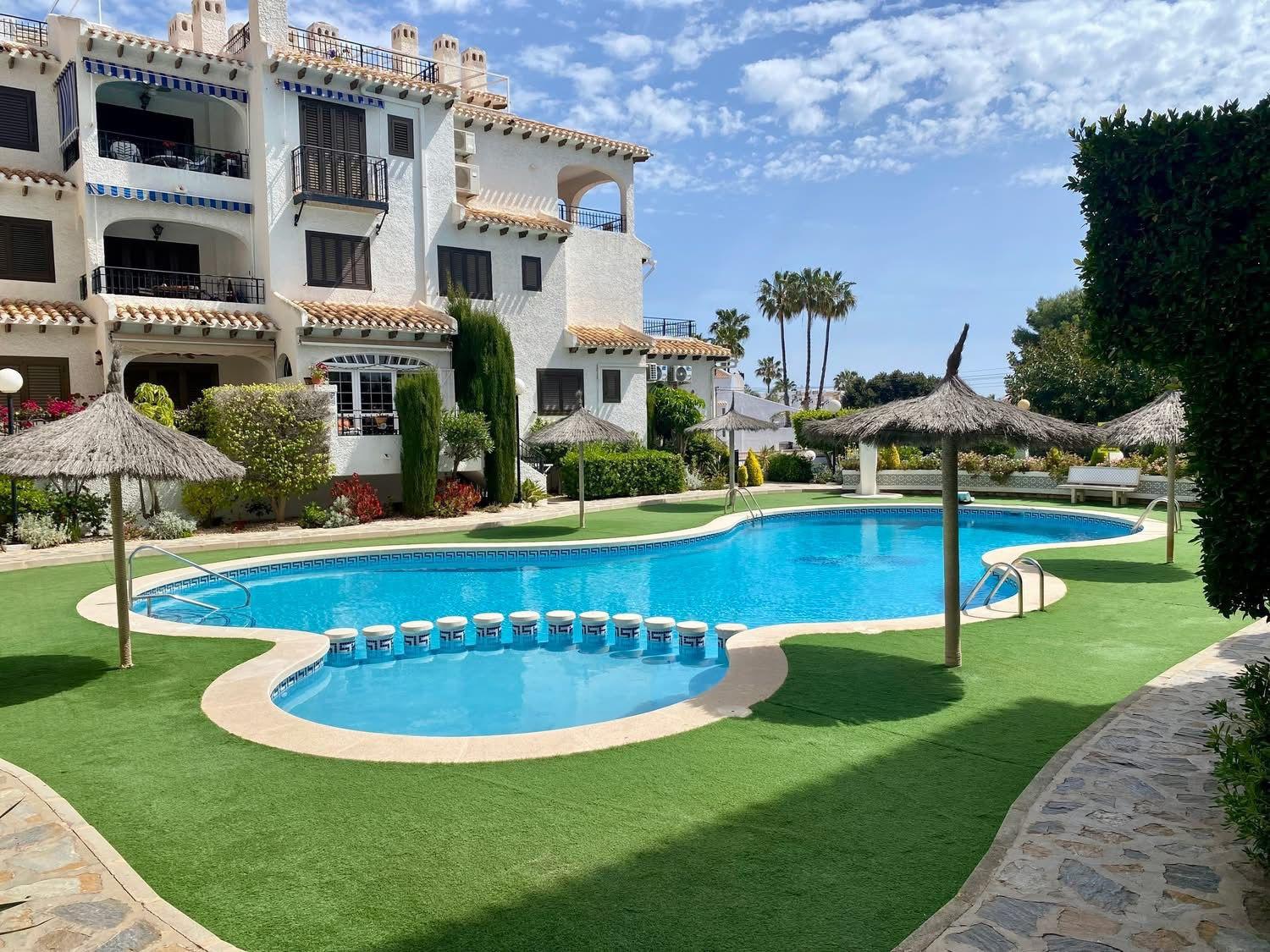 For sale - 2 Bedroom 1 Bathroom Apartment in Cabo Roig - Cabo Roig  - Alicante