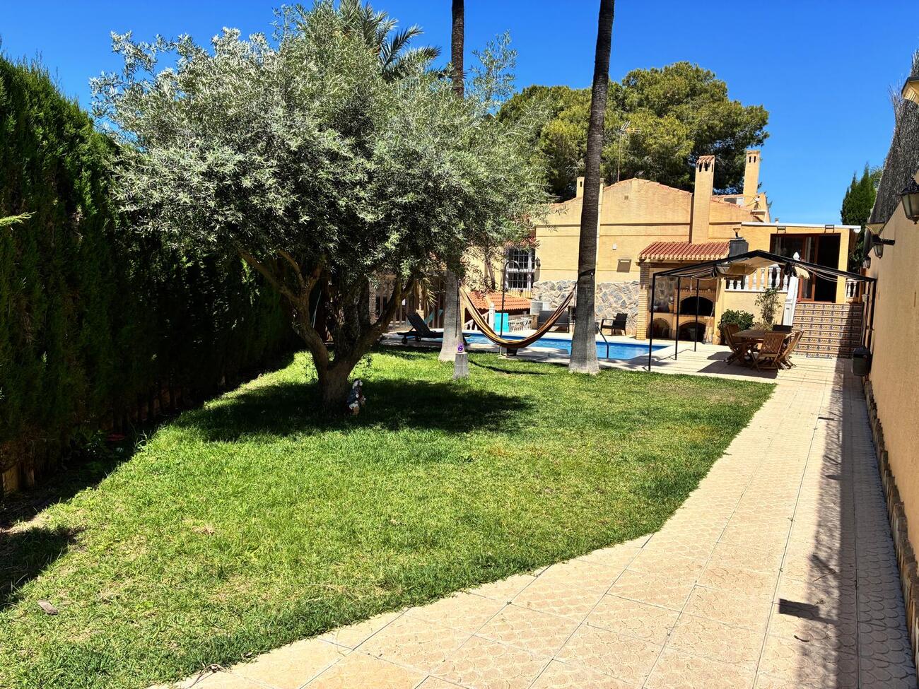 For sale - 4 Bedroom 3 Bathroom Villa in Los Balcones - Costa Blanca  - Alicante