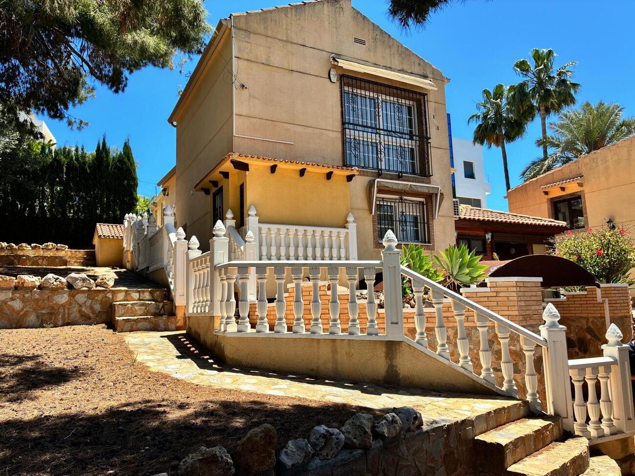 For sale - 4 Bedroom 3 Bathroom Villa in Los Balcones - Costa Blanca  - Alicante