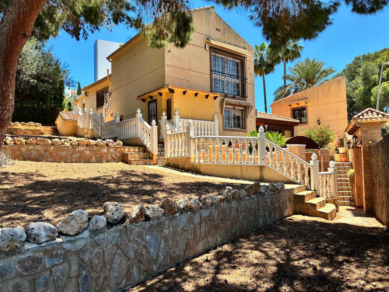 For sale - 4 Bedroom 3 Bathroom Villa in Los Balcones - Costa Blanca  - Alicante