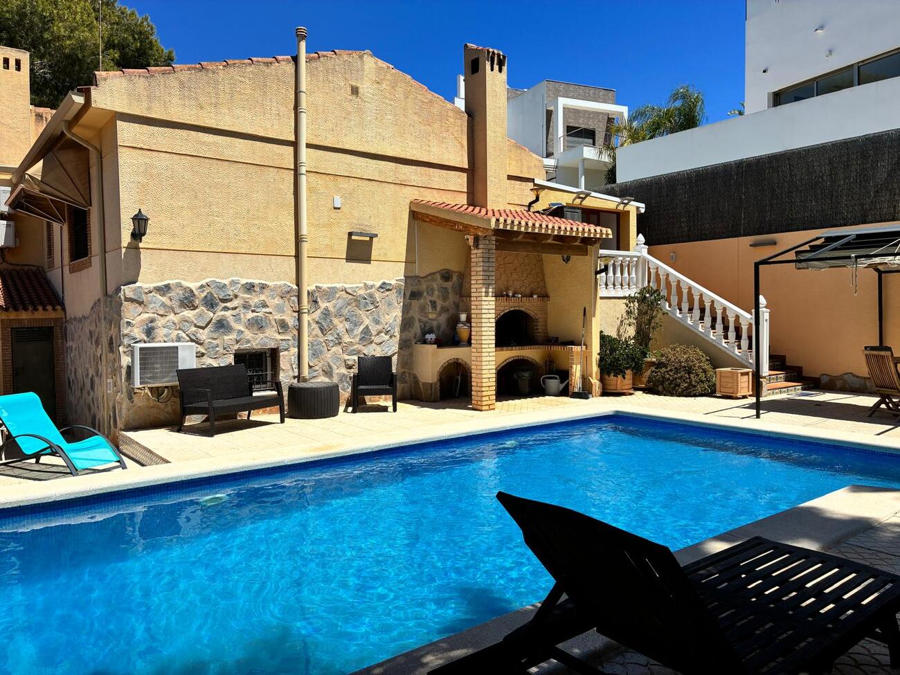 For sale - 4 Bedroom 3 Bathroom Villa in Los Balcones - Costa Blanca  - Alicante