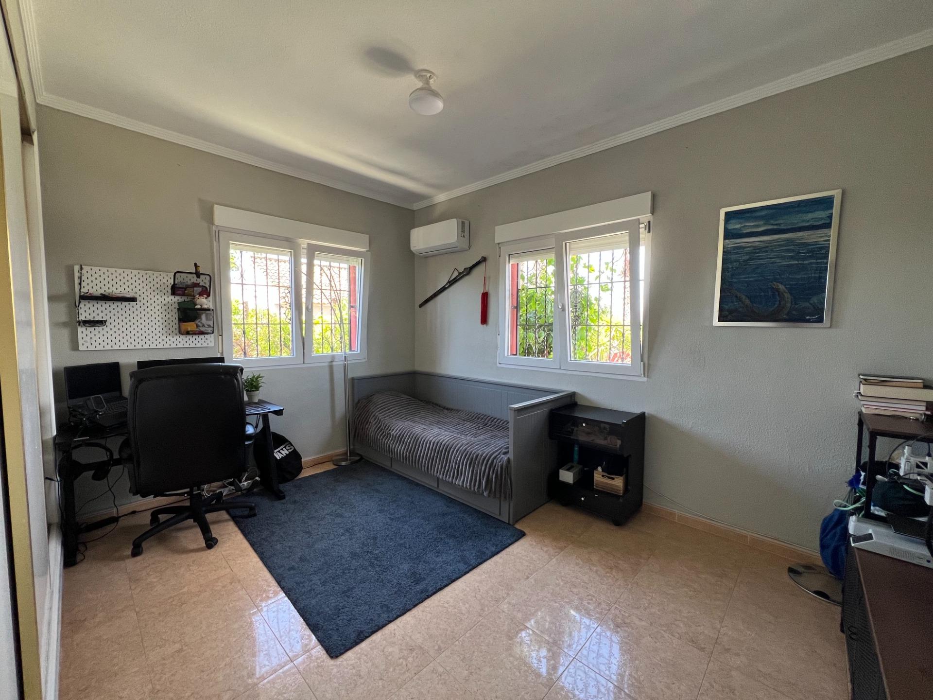 For sale - 4 Bedroom 1 Bathroom Finca in Dolores - Comunidad Valenciana  - Alicante