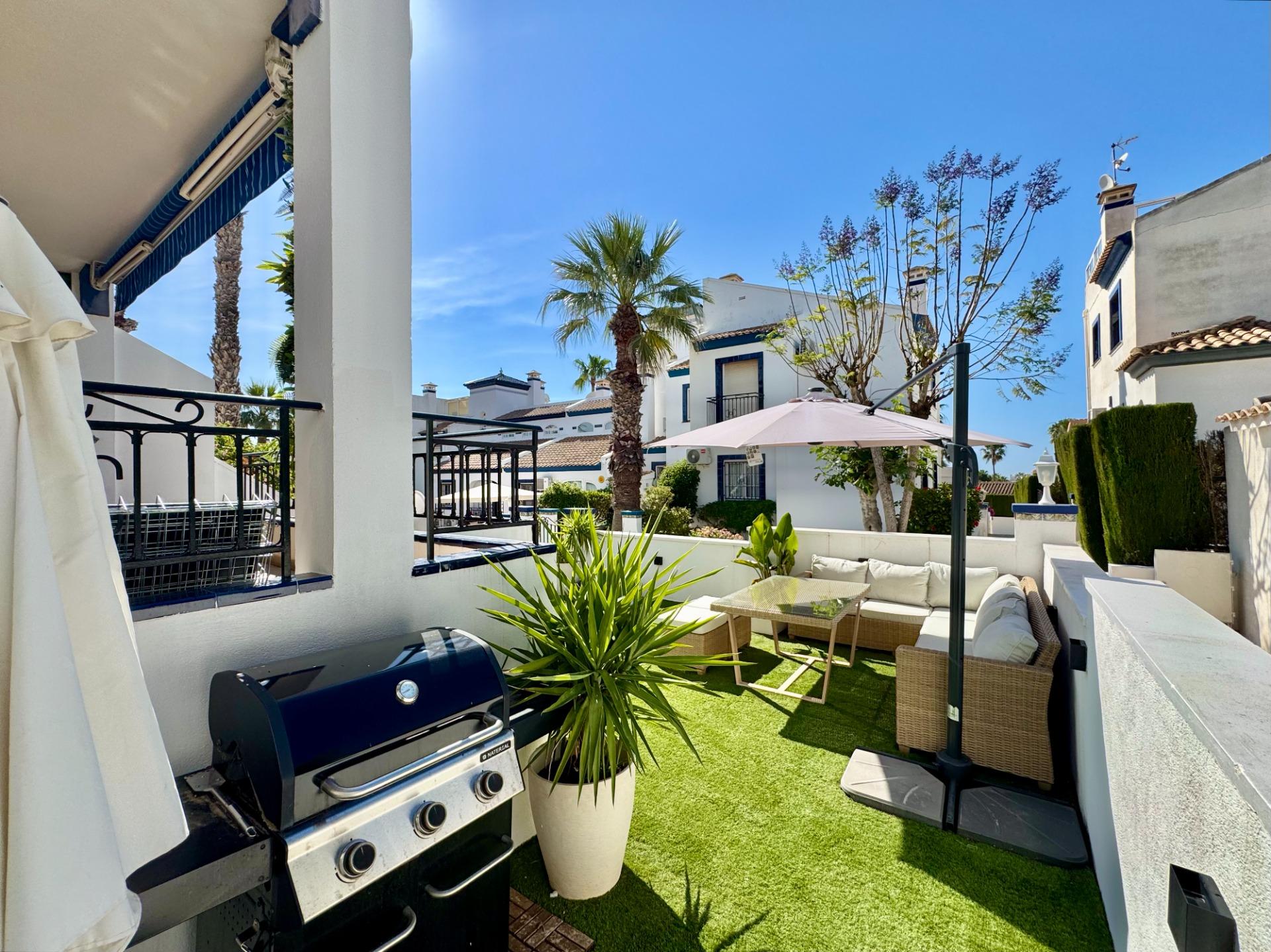 For sale - 2 Bedroom 2 Bathroom Bungalow in Villamartin - Villamartín-las Filipinas  - Alicante
