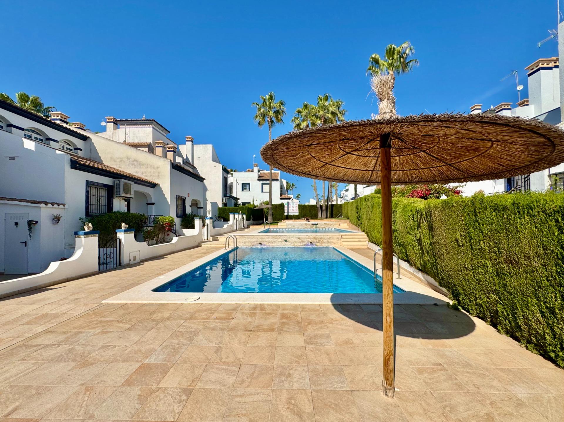 For sale - 2 Bedroom 2 Bathroom Bungalow in Villamartin - Villamartín-las Filipinas  - Alicante