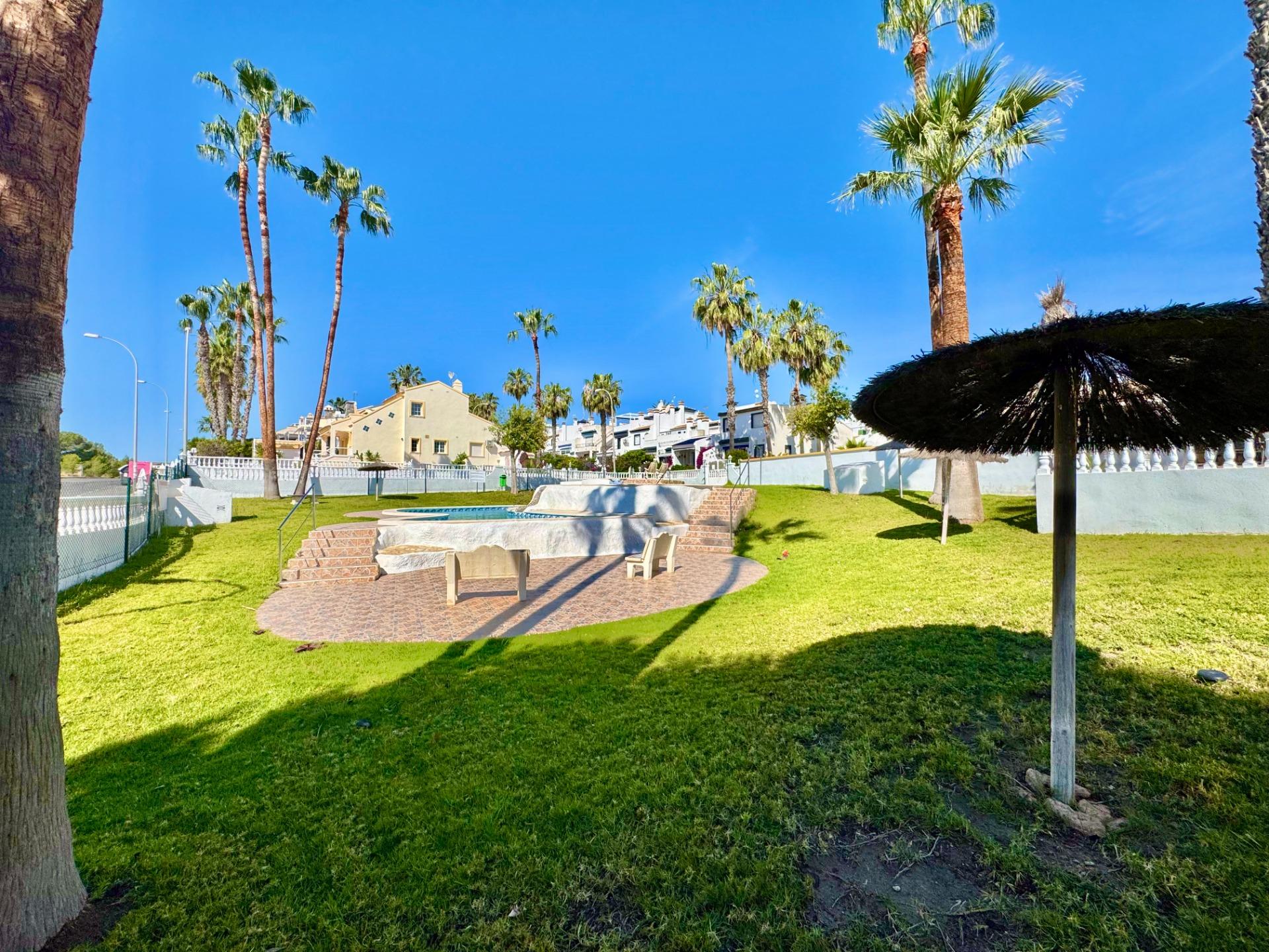 For sale - 2 Bedroom 2 Bathroom Bungalow in Villamartin - Villamartín-las Filipinas  - Alicante