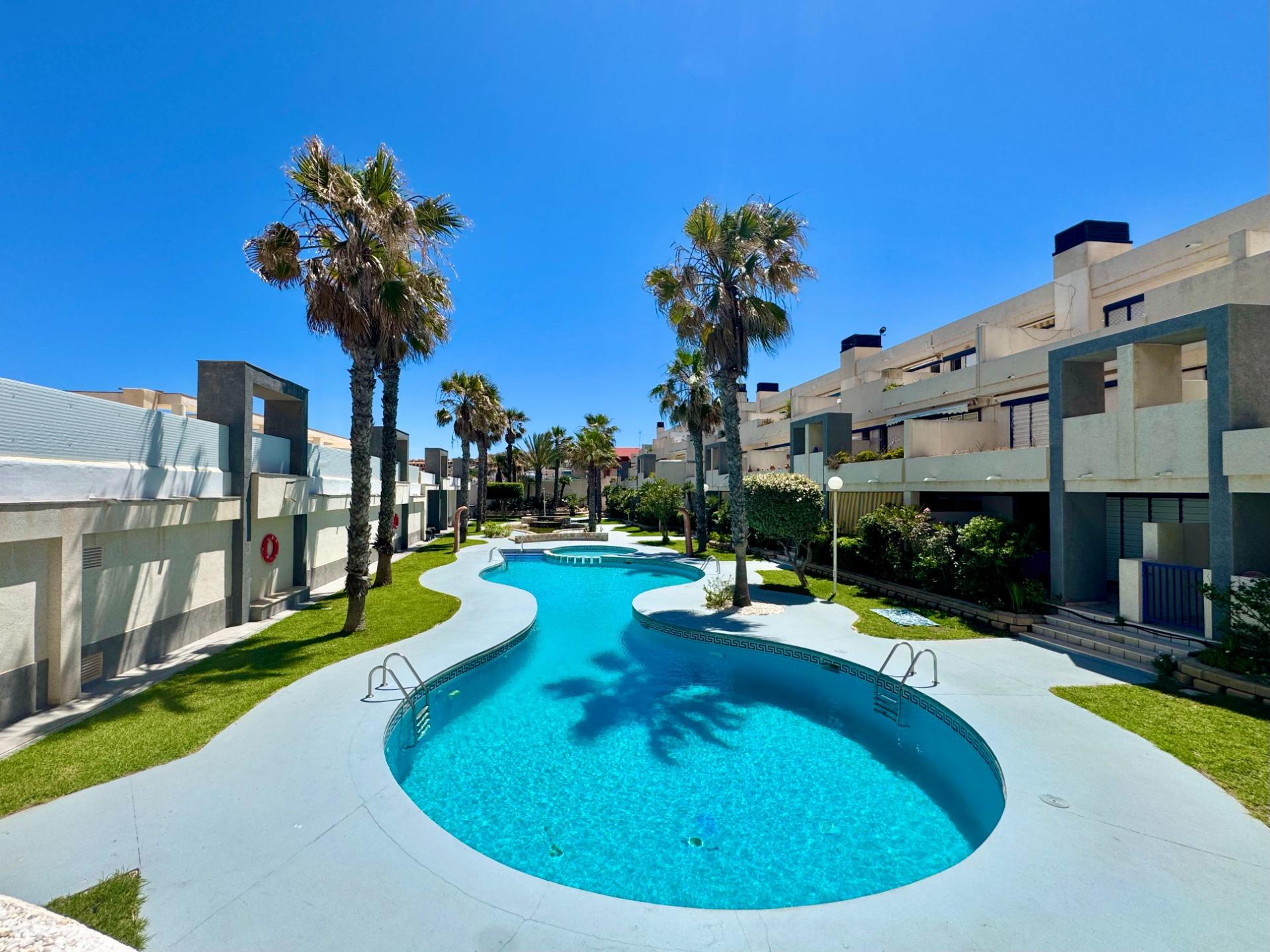 For sale - 2 Bedroom 1 Bathroom Apartment in Torrevieja - Torre La Mata  - Alicante