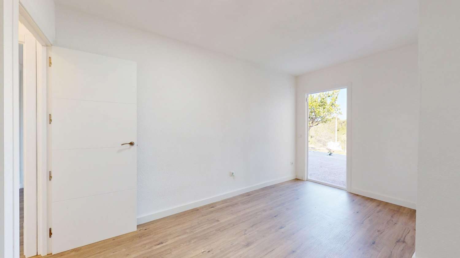 For sale - 2 Bedroom 1 Bathroom Bungalow in Orihuela - Inland  - Alicante