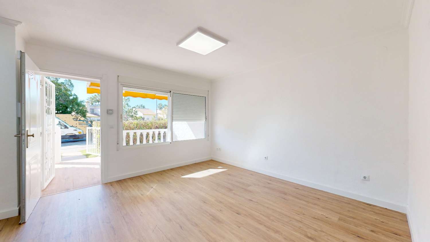 For sale - 2 Bedroom 1 Bathroom Bungalow in Orihuela - Inland  - Alicante