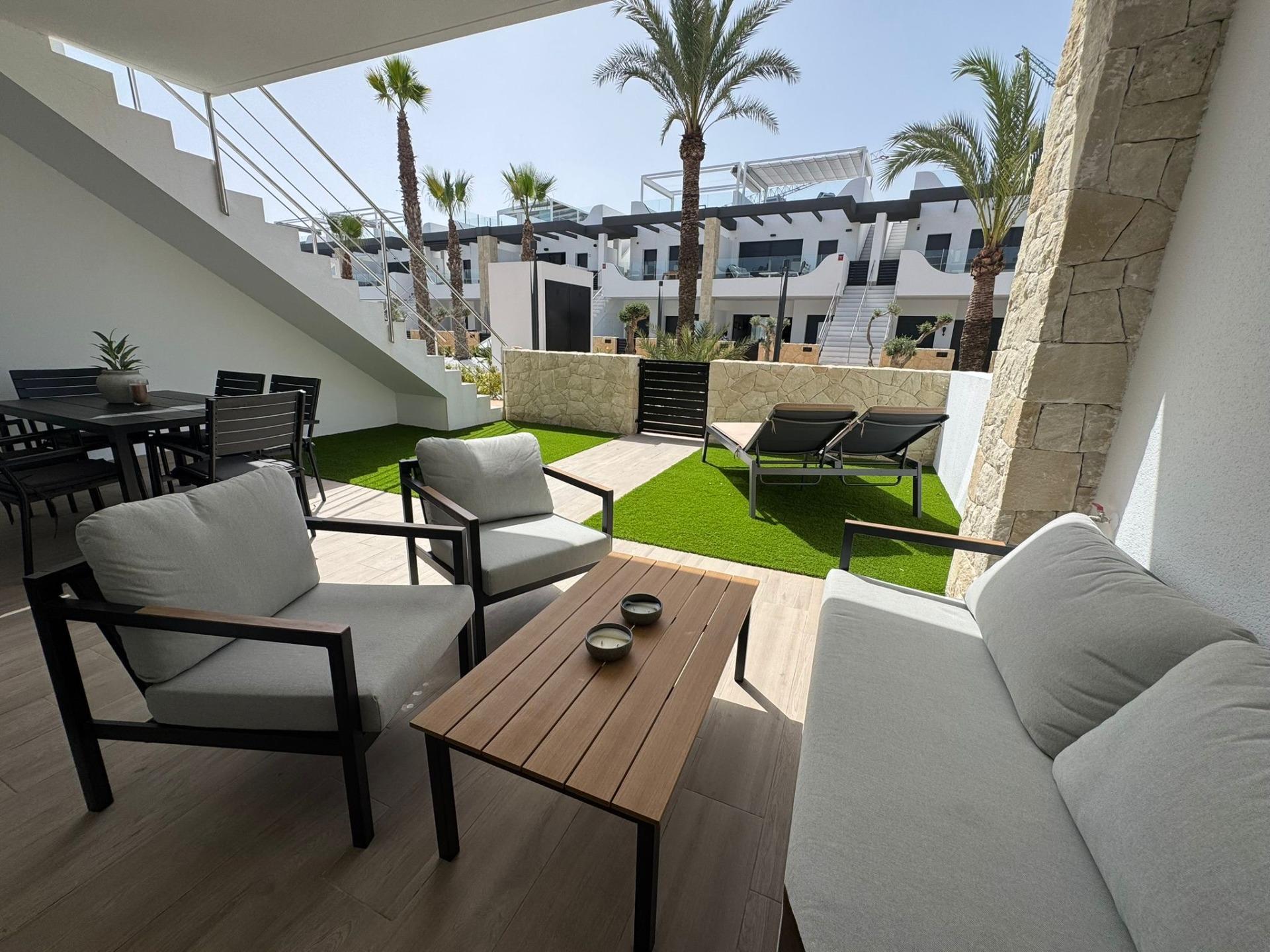 For sale - 3 Bedroom 2 Bathroom Apartment in Orihuela Costa - Rocio Del Mar  - Alicante