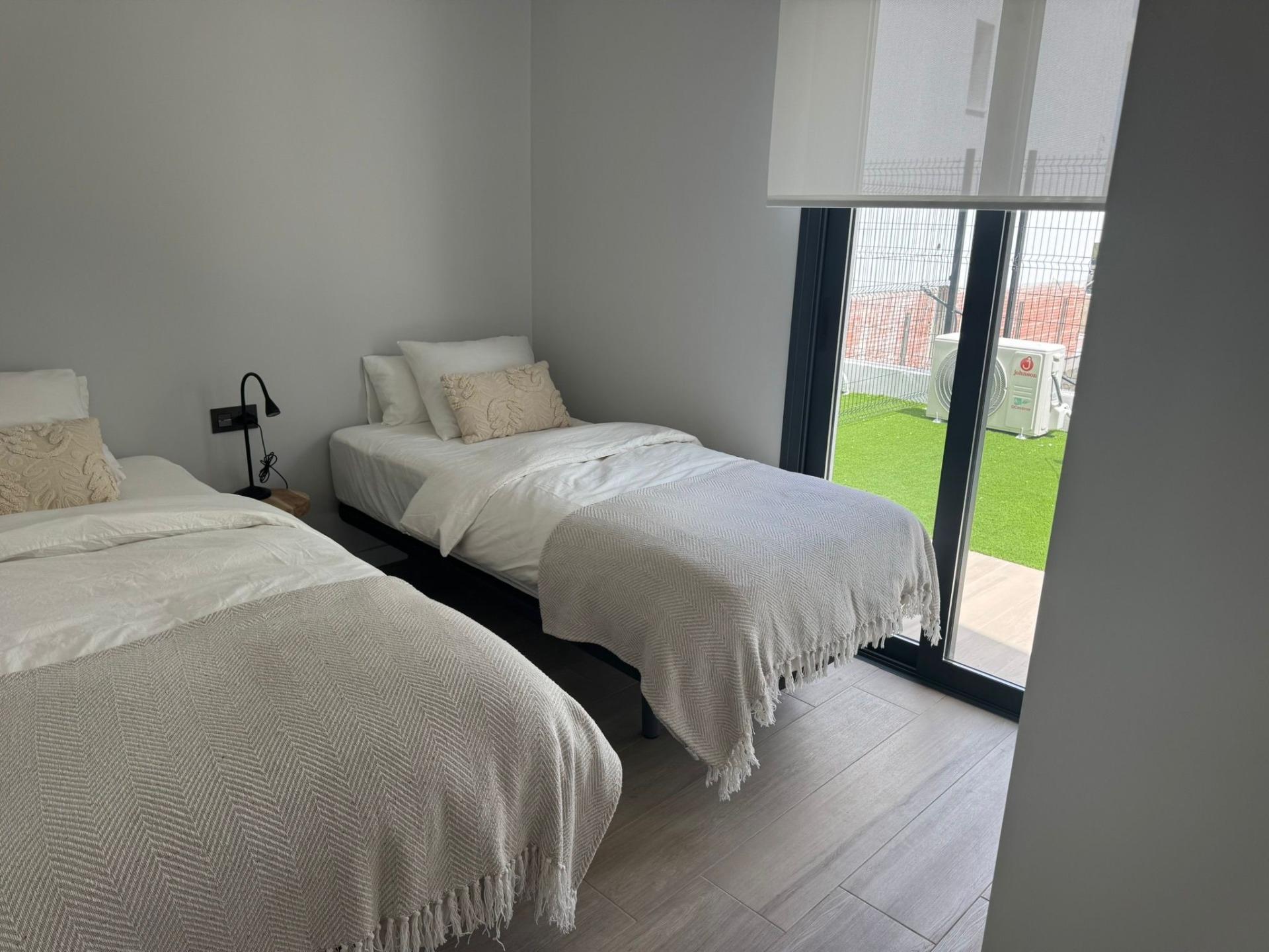 For sale - 3 Bedroom 2 Bathroom Apartment in Orihuela Costa - Rocio Del Mar  - Alicante