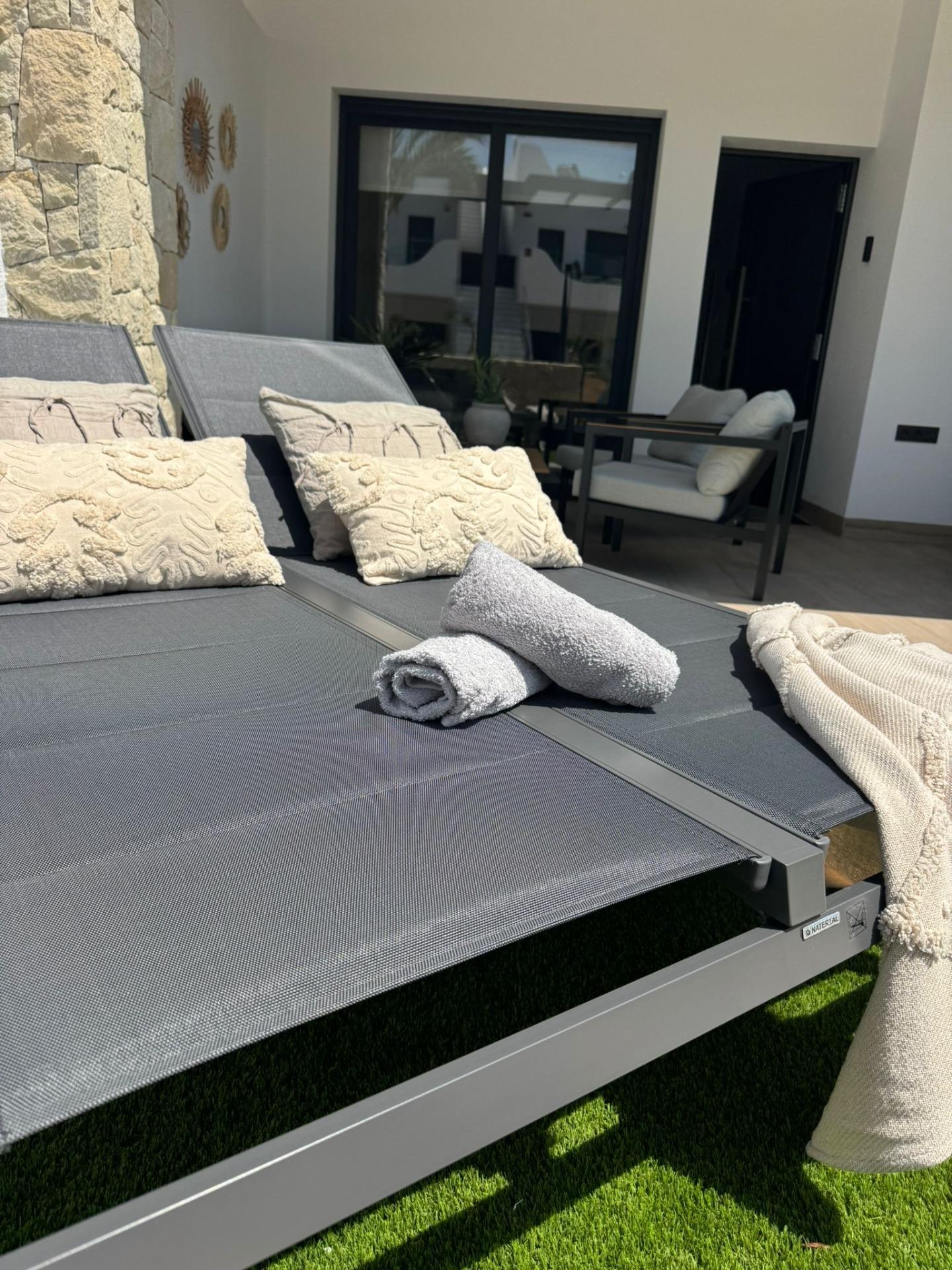 For sale - 3 Bedroom 2 Bathroom Apartment in Orihuela Costa - Rocio Del Mar  - Alicante