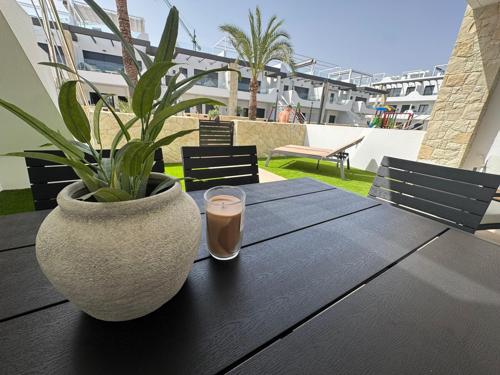 For sale - 3 Bedroom 2 Bathroom Apartment in Orihuela Costa - Rocio Del Mar  - Alicante