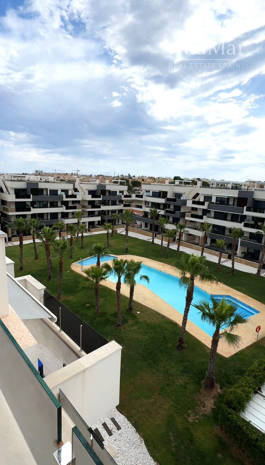 For sale - 3 Bedroom 2 Bathroom Penthouse in Orihuela Costa - Los Almendros-la Florida  - Alicante