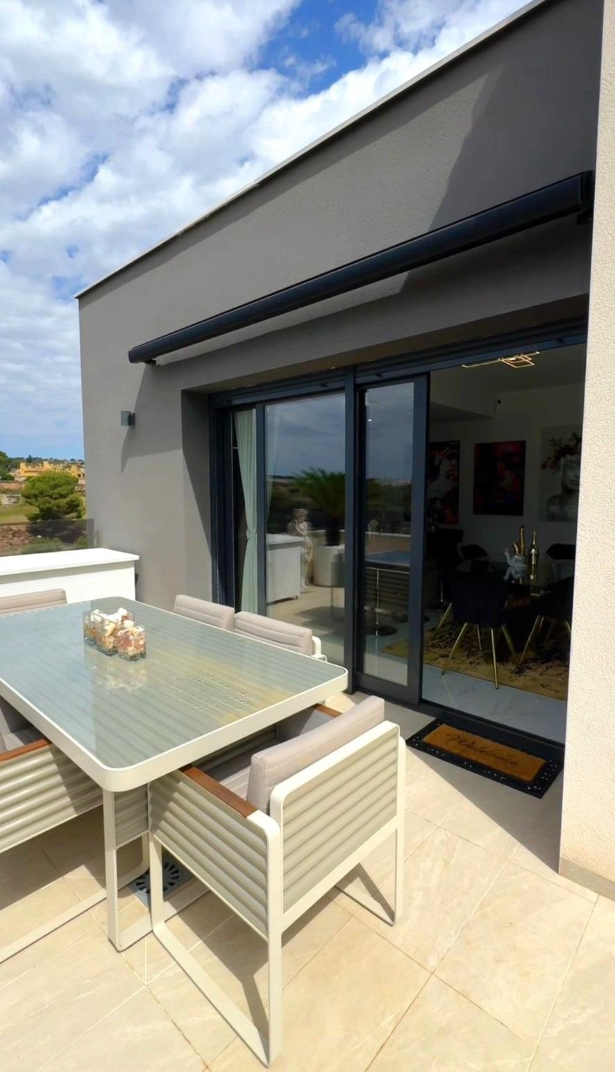 For sale - 3 Bedroom 2 Bathroom Penthouse in Orihuela Costa - Los Almendros-la Florida  - Alicante