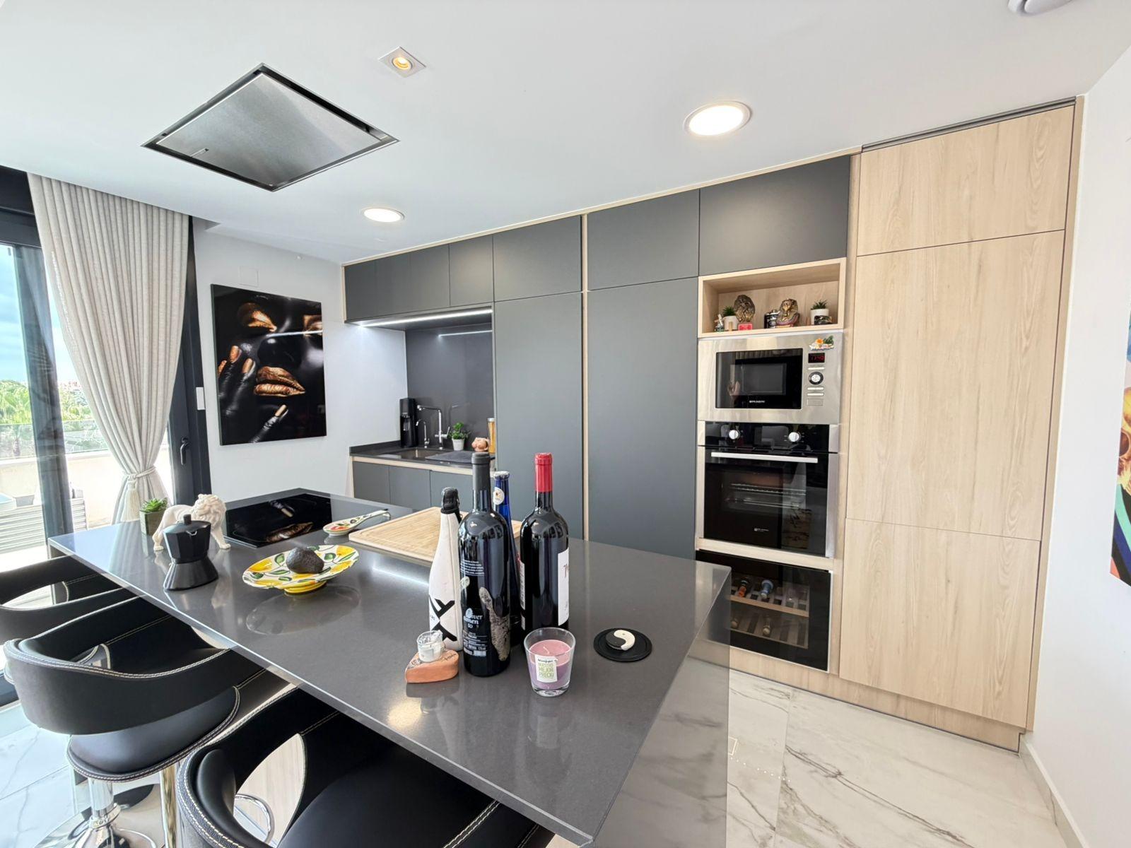 For sale - 3 Bedroom 2 Bathroom Penthouse in Orihuela Costa - Los Almendros-la Florida  - Alicante