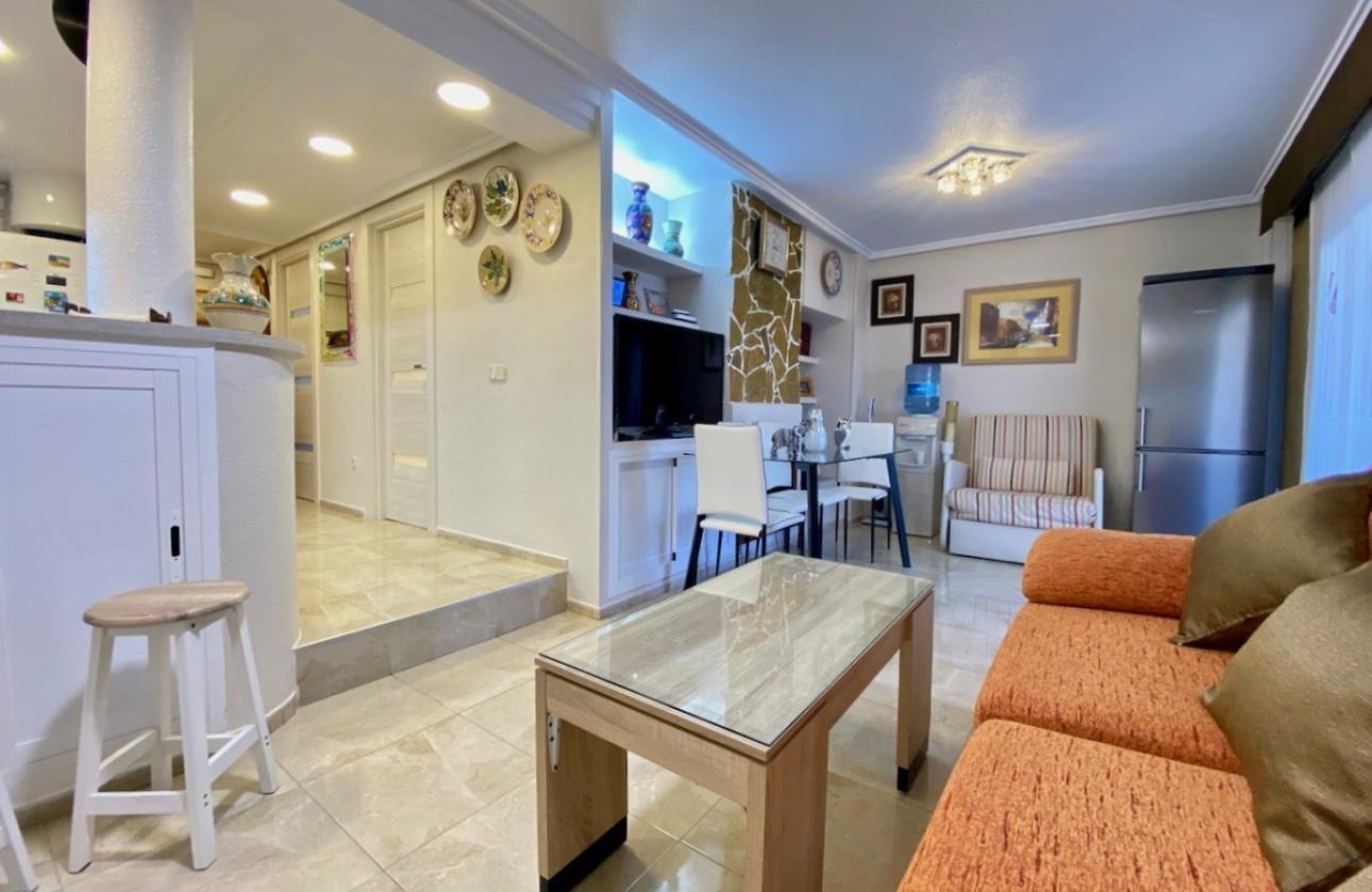 For sale - 2 Bedroom 1 Bathroom Apartment in Torrevieja - Torre La Mata  - Alicante