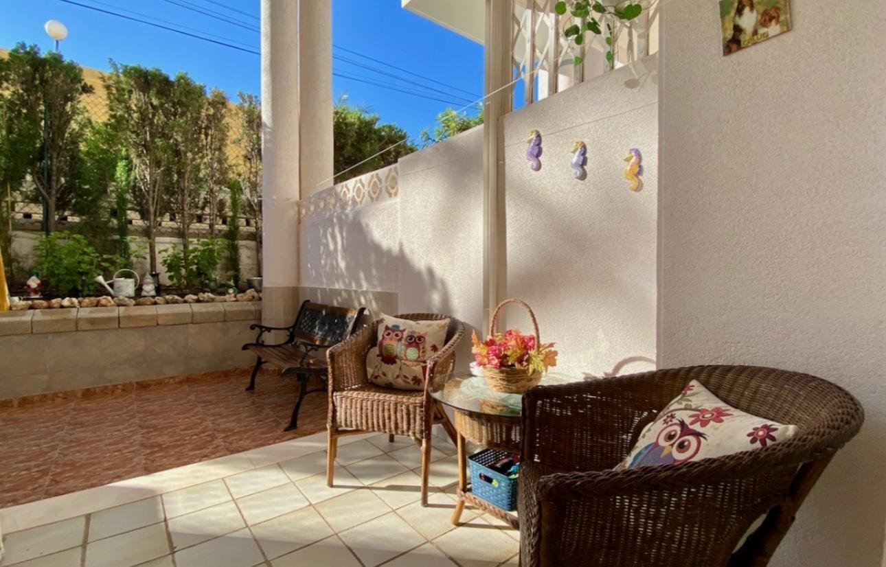 For sale - 2 Bedroom 1 Bathroom Apartment in Torrevieja - Torre La Mata  - Alicante