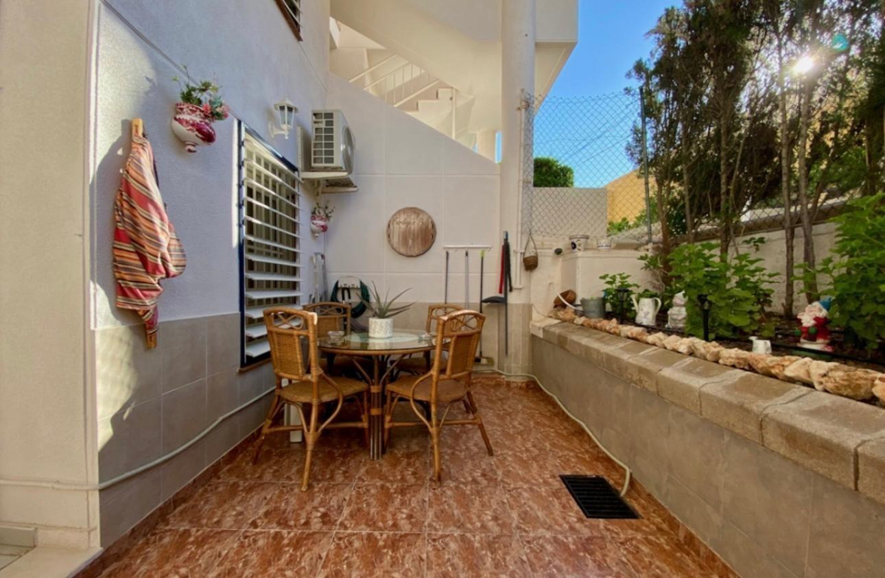 For sale - 2 Bedroom 1 Bathroom Apartment in Torrevieja - Torre La Mata  - Alicante