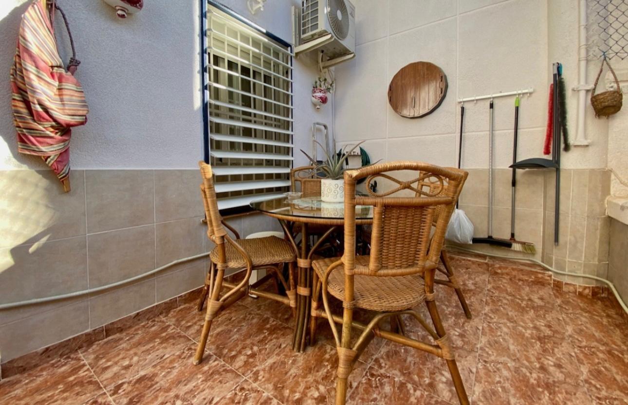 For sale - 2 Bedroom 1 Bathroom Apartment in Torrevieja - Torre La Mata  - Alicante