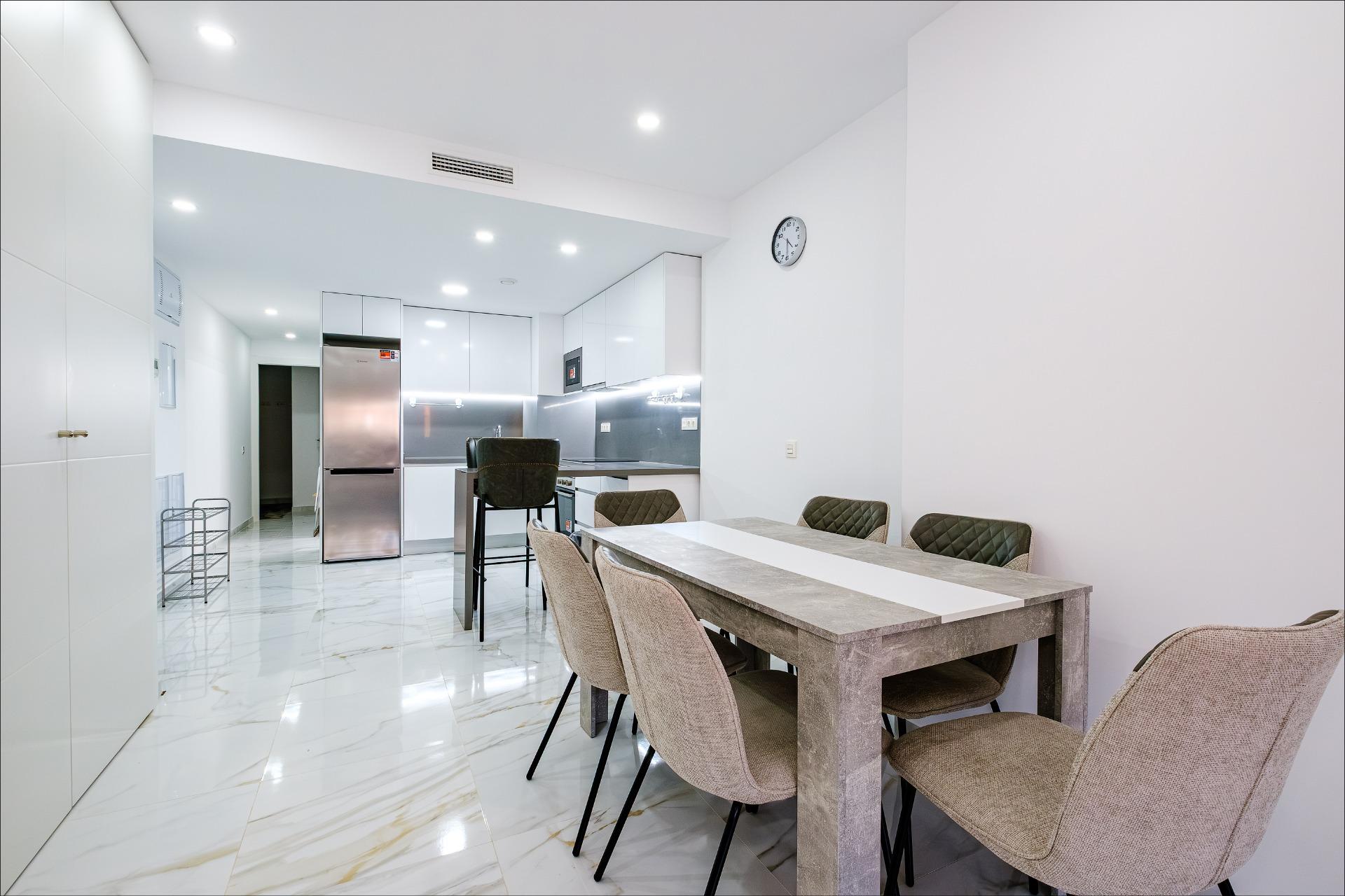 For sale - 4 Bedroom 4 Bathroom Apartment in Torrevieja - Playa Del Cura  - Alicante