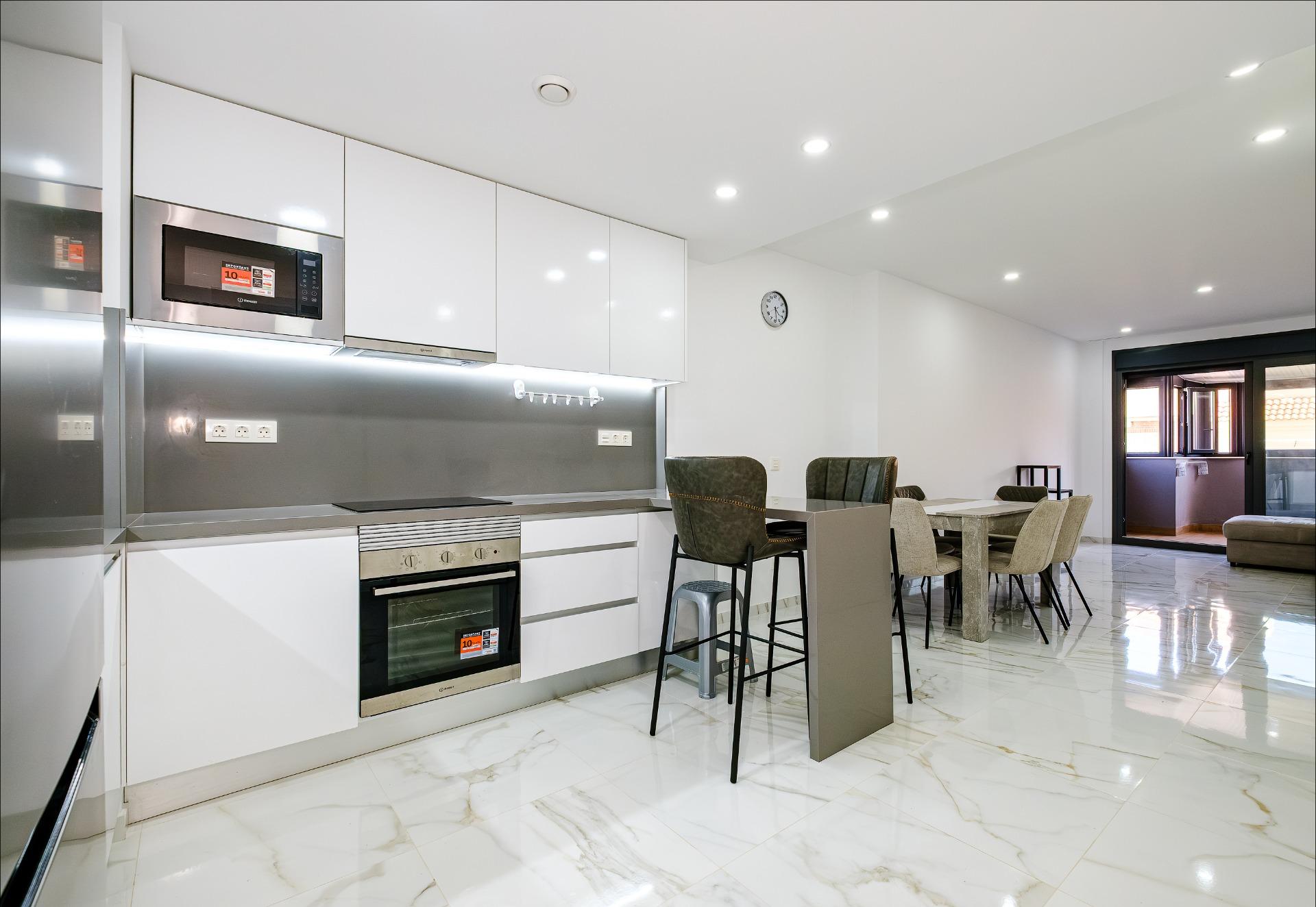 For sale - 4 Bedroom 4 Bathroom Apartment in Torrevieja - Playa Del Cura  - Alicante