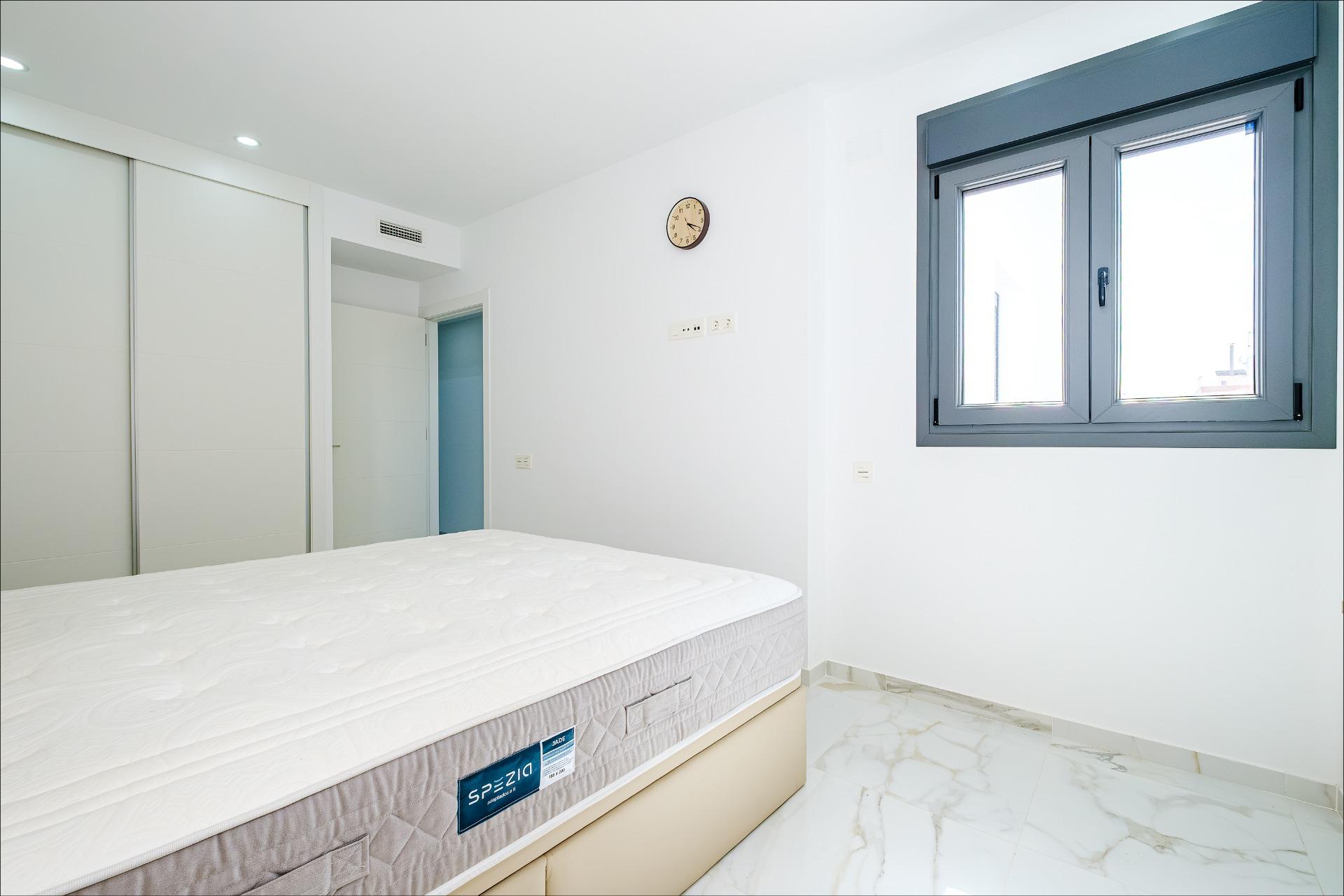 For sale - 4 Bedroom 4 Bathroom Apartment in Torrevieja - Playa Del Cura  - Alicante