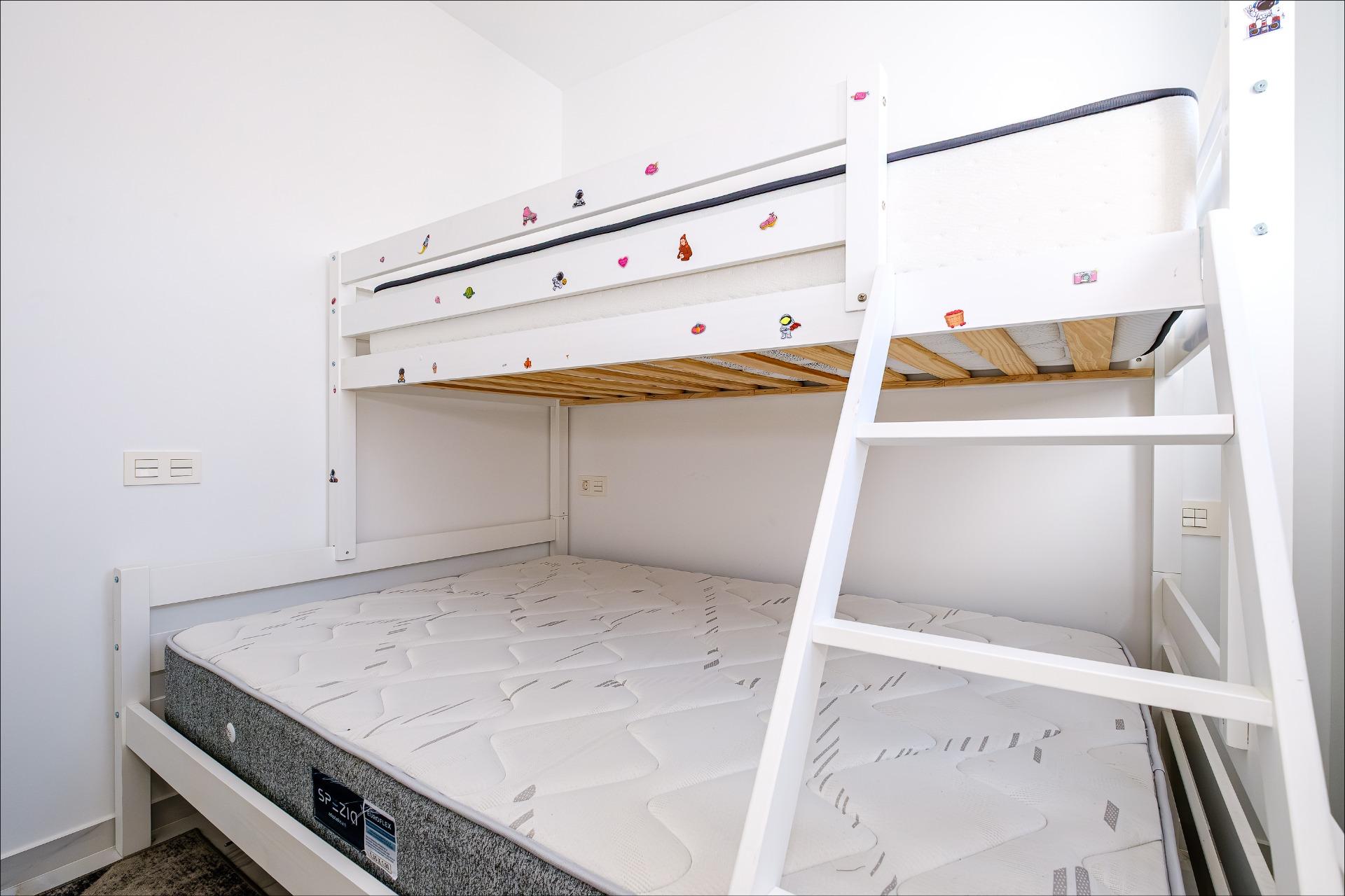 For sale - 4 Bedroom 4 Bathroom Apartment in Torrevieja - Playa Del Cura  - Alicante