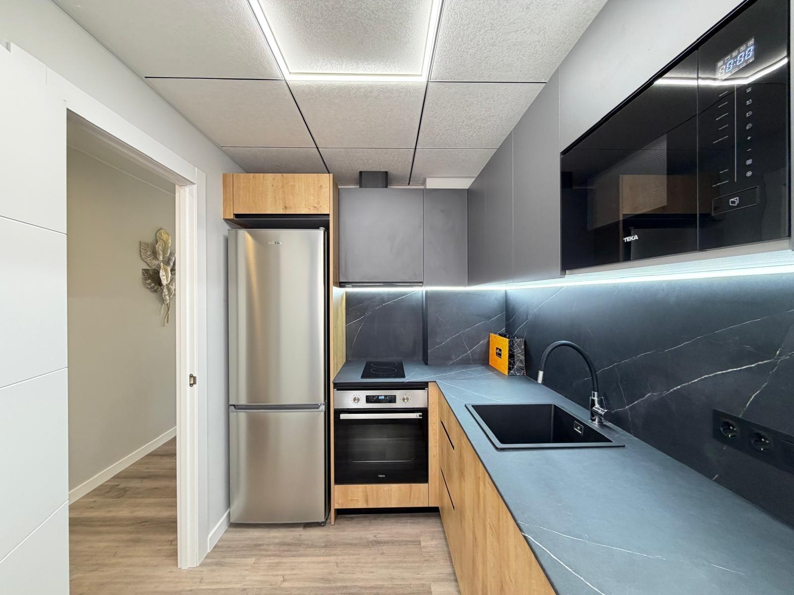 For sale - 2 Bedroom 1 Bathroom Apartment in Torrevieja - Estacion De Autobuses  - Alicante