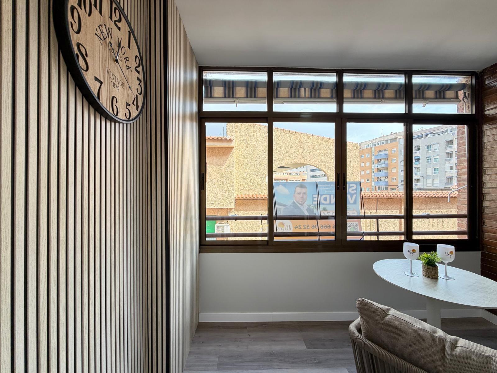 For sale - 2 Bedroom 1 Bathroom Apartment in Torrevieja - Estacion De Autobuses  - Alicante
