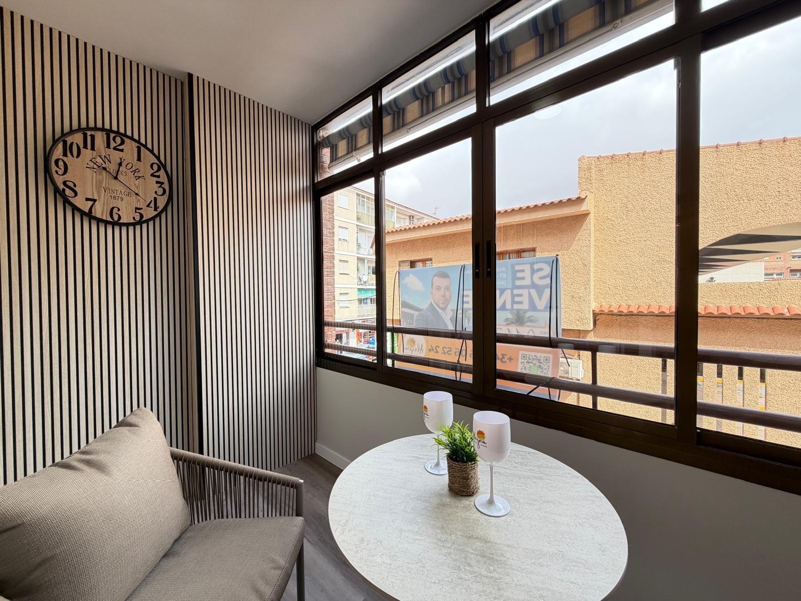 For sale - 2 Bedroom 1 Bathroom Apartment in Torrevieja - Estacion De Autobuses  - Alicante