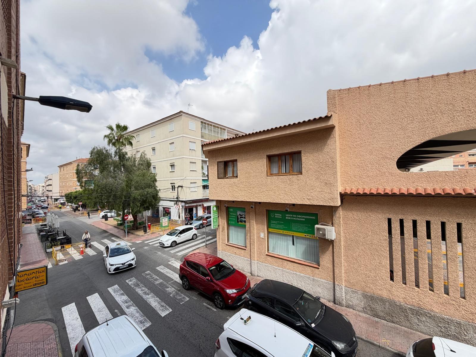 For sale - 2 Bedroom 1 Bathroom Apartment in Torrevieja - Estacion De Autobuses  - Alicante